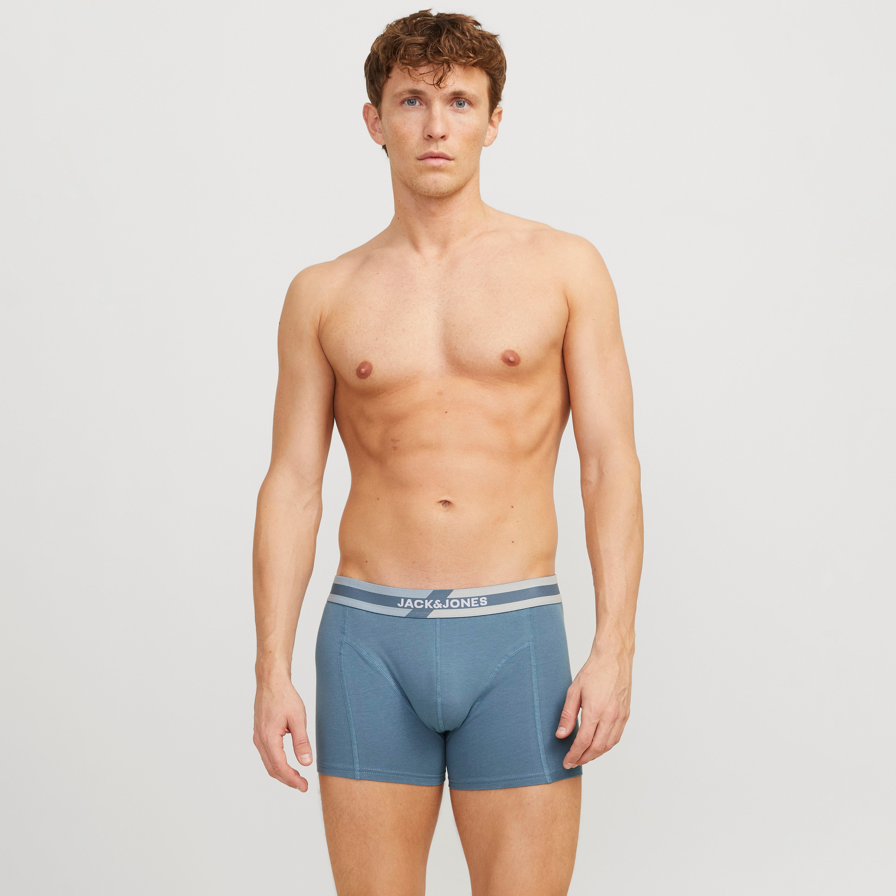 مجموعة من 3 سراويل داخلية للرجال بحزام خصر مطاطي وطبعة العلامة التجارية من جاك اند جونز-men-clothing-innerwear-underwear-image-2
