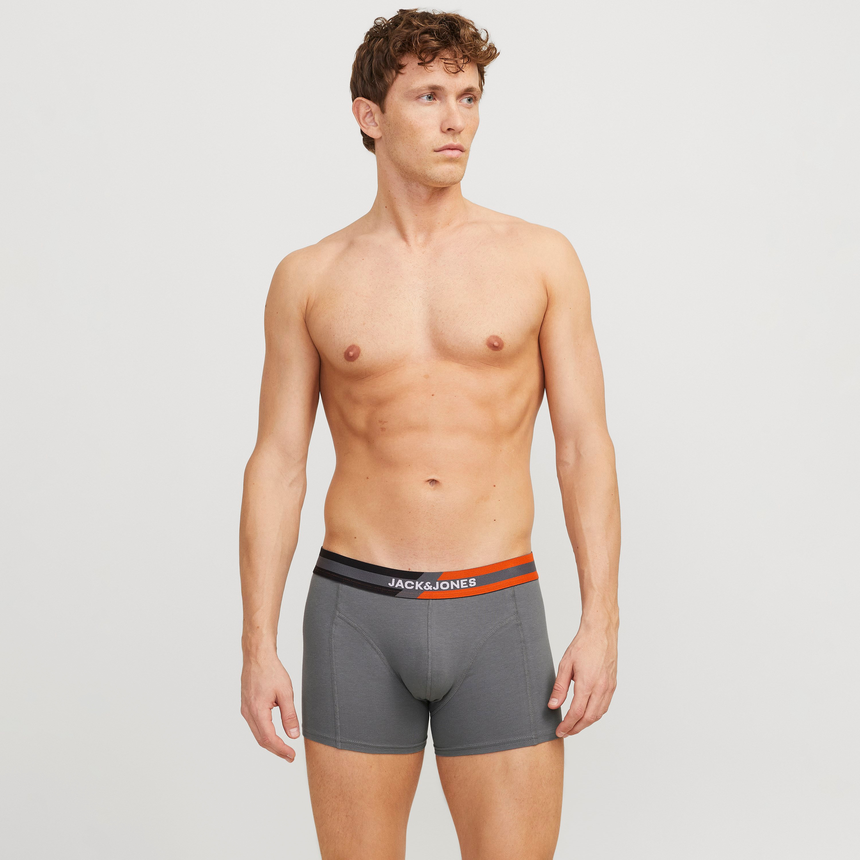 مجموعة من 3 سراويل داخلية للرجال بحزام خصر مطاطي وطبعة العلامة التجارية من جاك اند جونز-men-clothing-innerwear-underwear-image-4