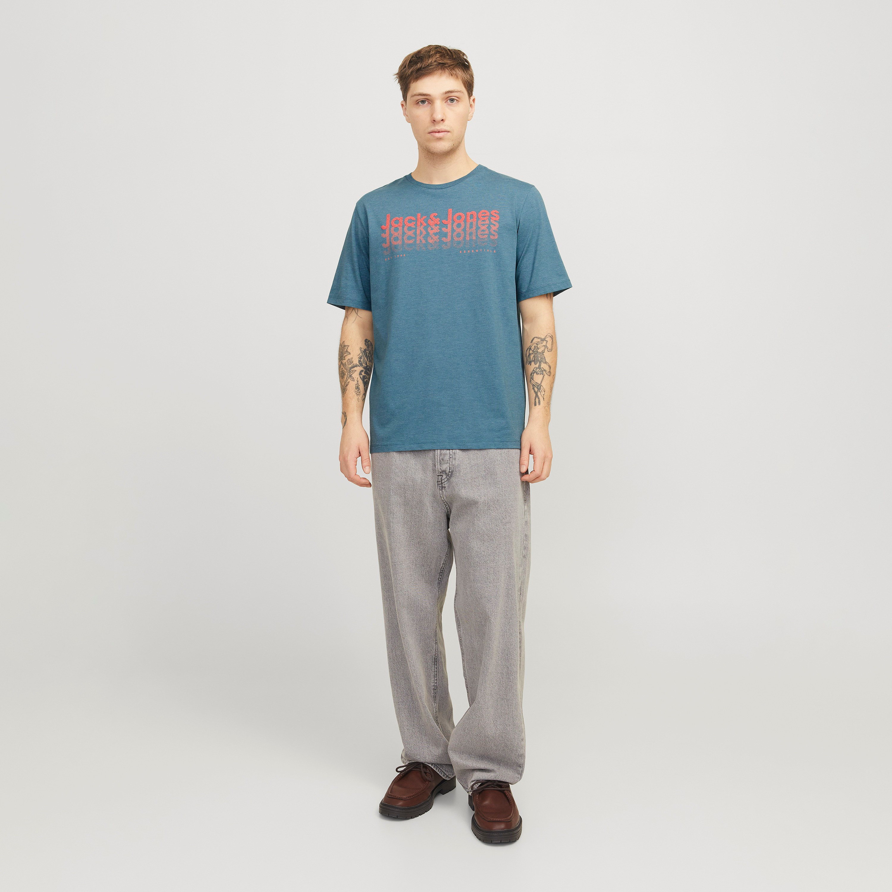 تي شيرت رجالي مطبوع بياقة دائرية وأكمام قصيرة من جاك اند جونز-men-clothing-tshirtsandpolos-tshirts-image-12