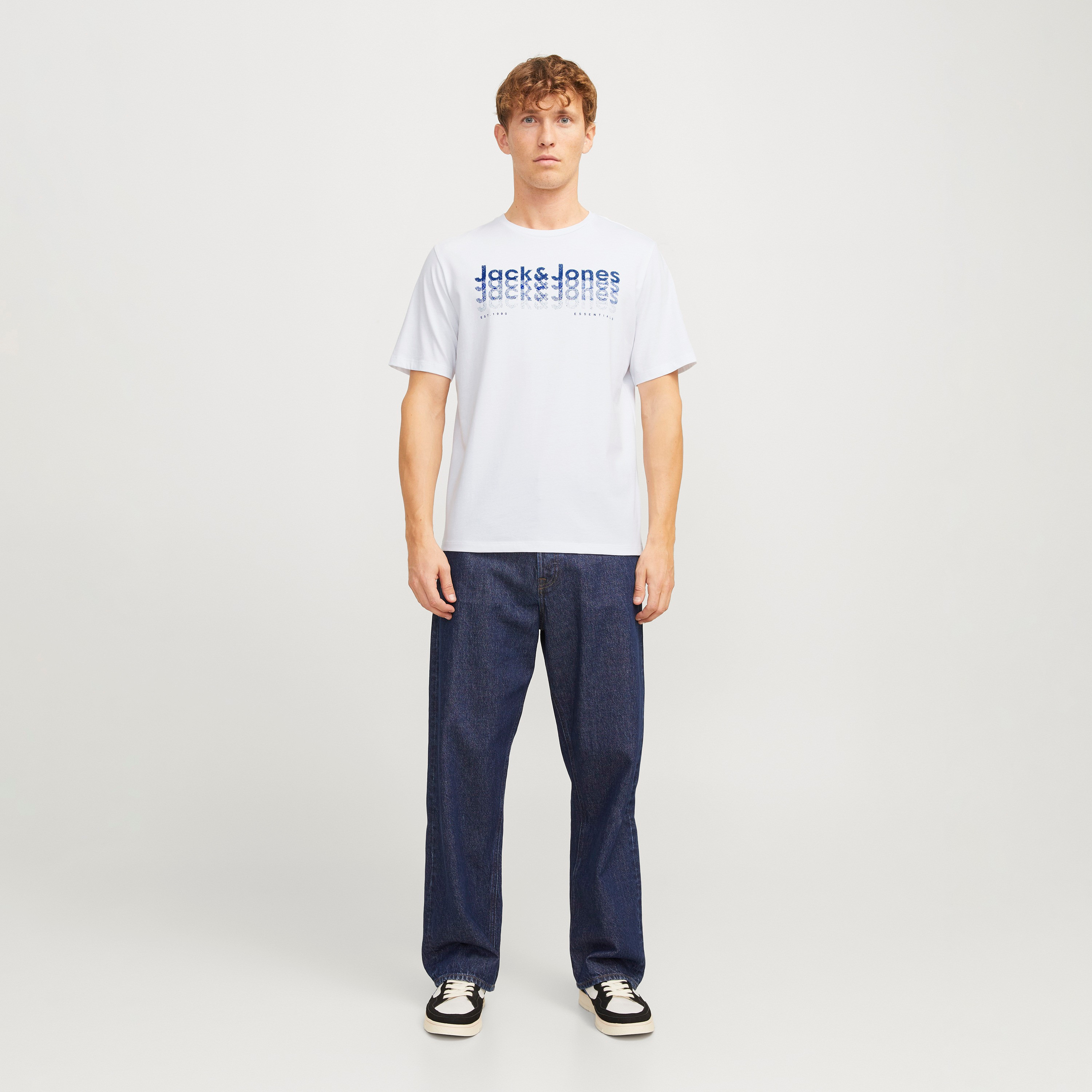 تي شيرت رجالي مطبوع بياقة دائرية وأكمام قصيرة من جاك اند جونز-men-clothing-tshirtsandpolos-tshirts-image-16