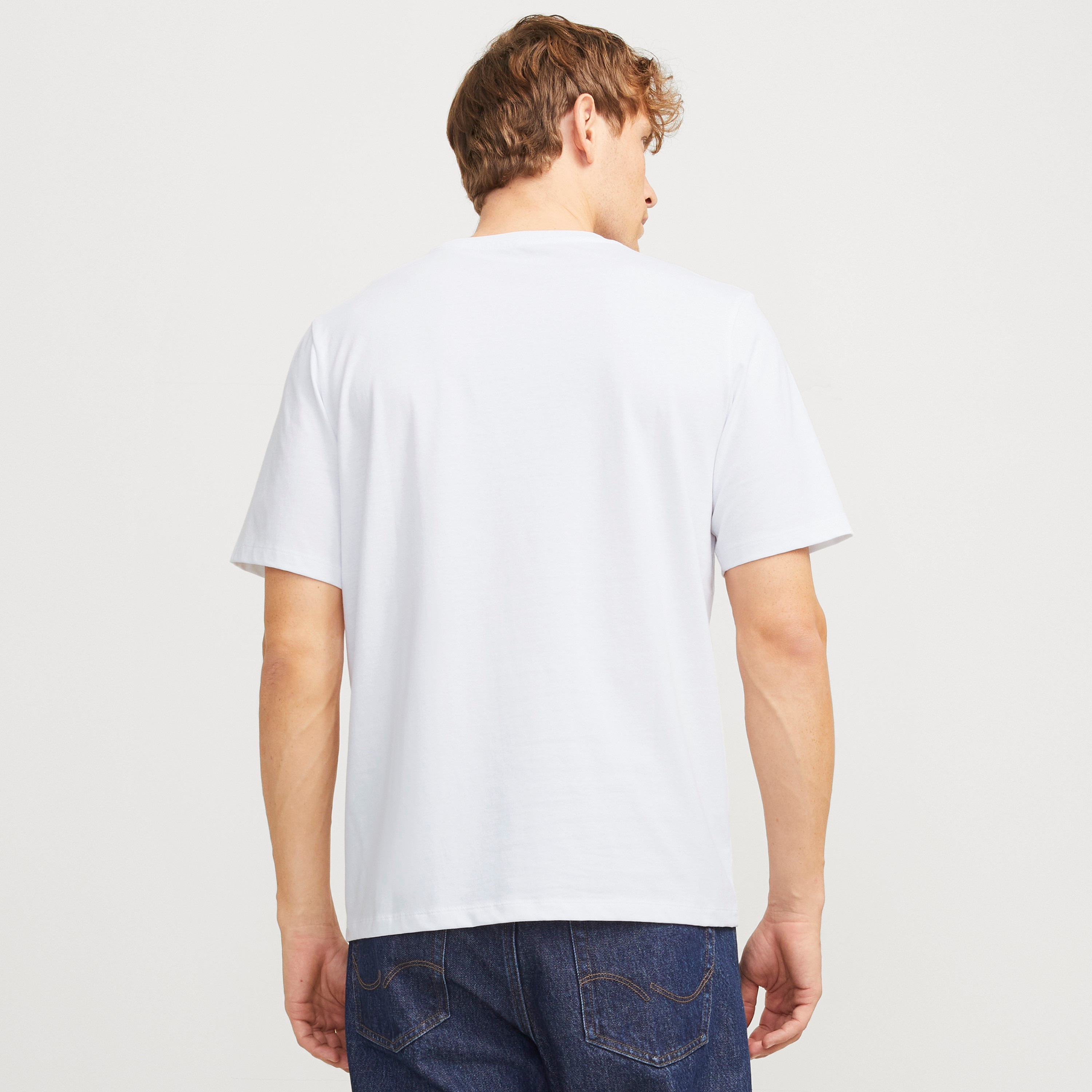 تي شيرت رجالي مطبوع بياقة دائرية وأكمام قصيرة من جاك اند جونز-men-clothing-tshirtsandpolos-tshirts-image-19