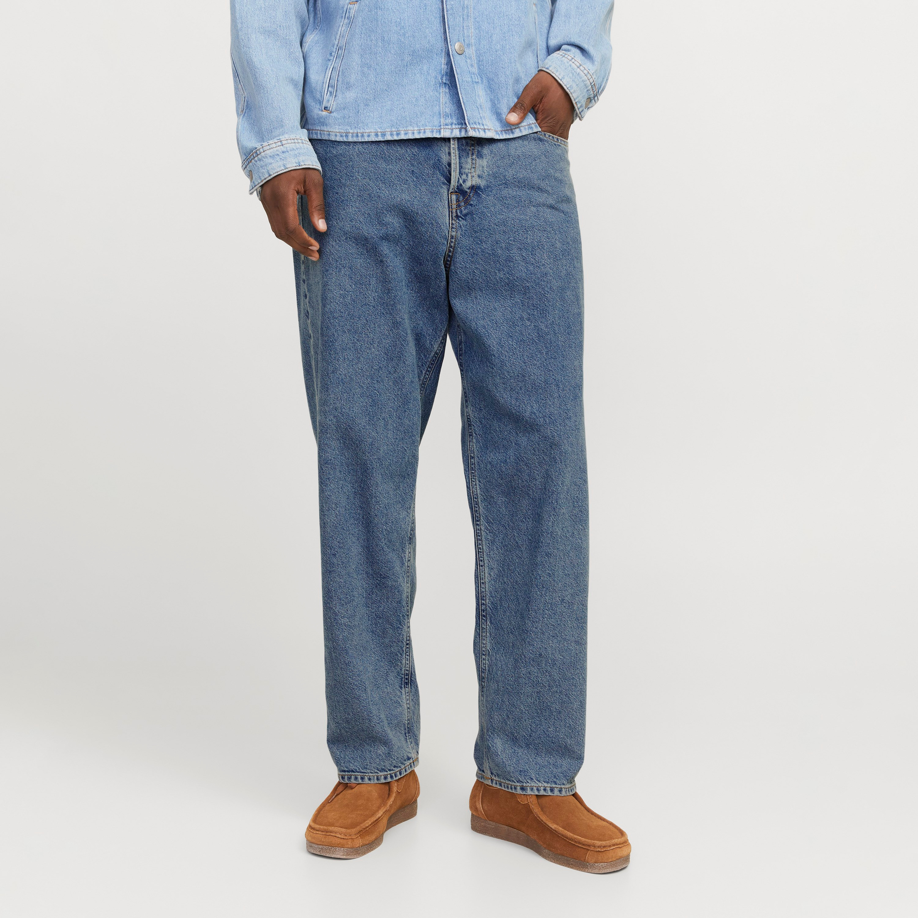 جينز رجالي جاك آند جونز بقصة واسعة (باجي) بخمسة جيوب وخصر مرتفع-men-clothing-bottoms-jeans-image-1