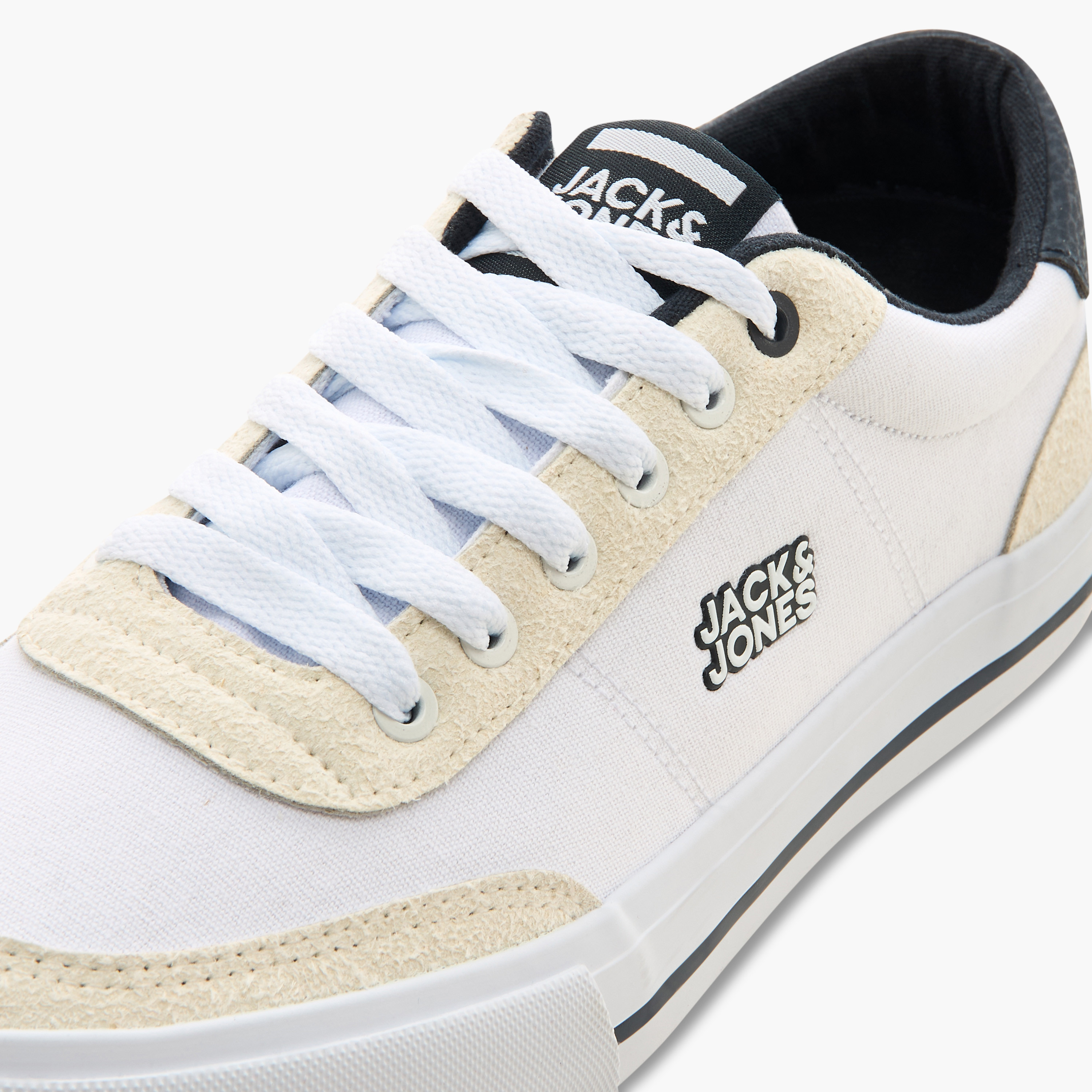 حذاء رياضي رجالي برباط ومنخفض الرقبة من جاك اند جونز | 12270027-men-shoes-sneakers-image-4
