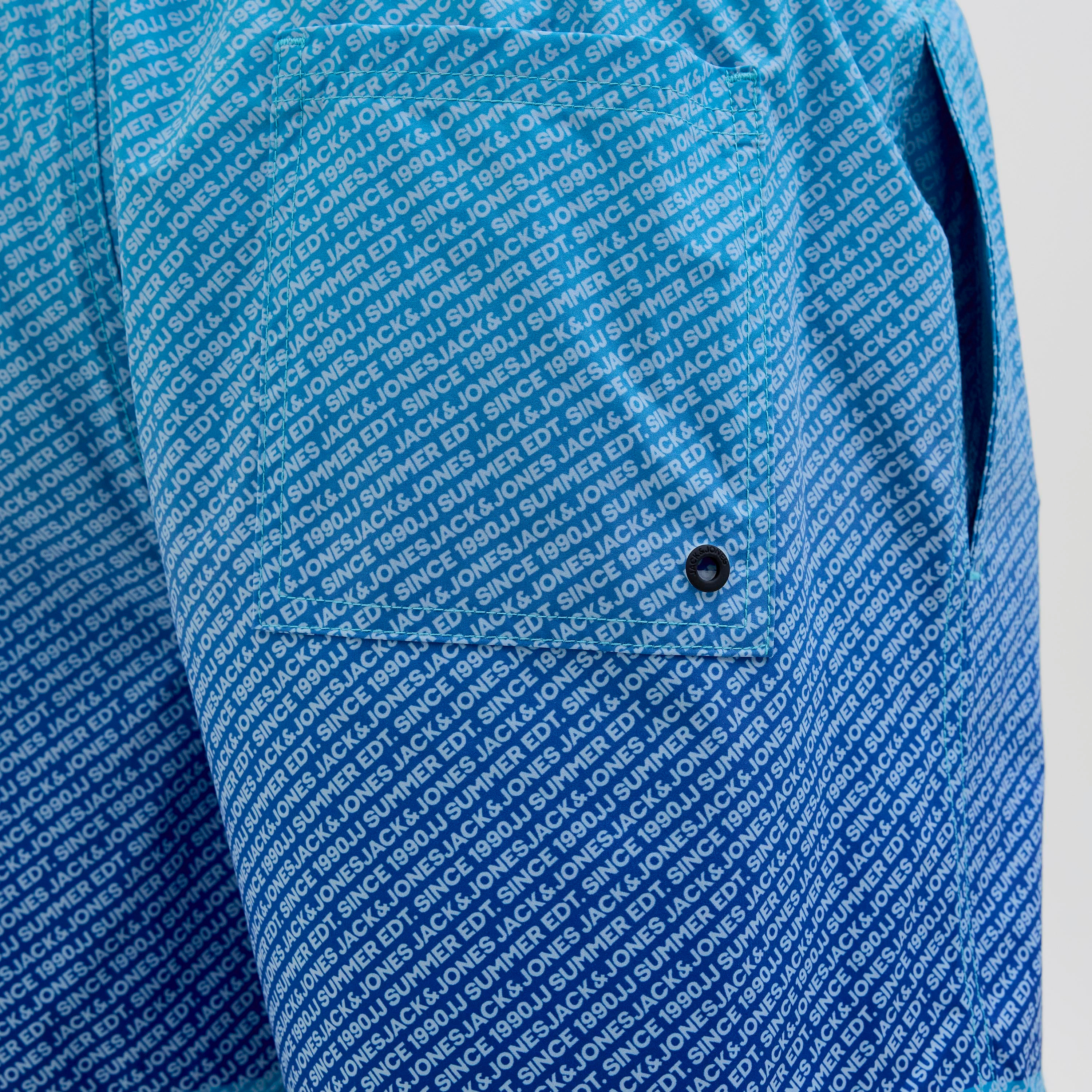 شورت سباحة رجالي برباط منخفض الارتفاع من جاك آند جونز-men-clothing-swimandbeach-shorts-image-3