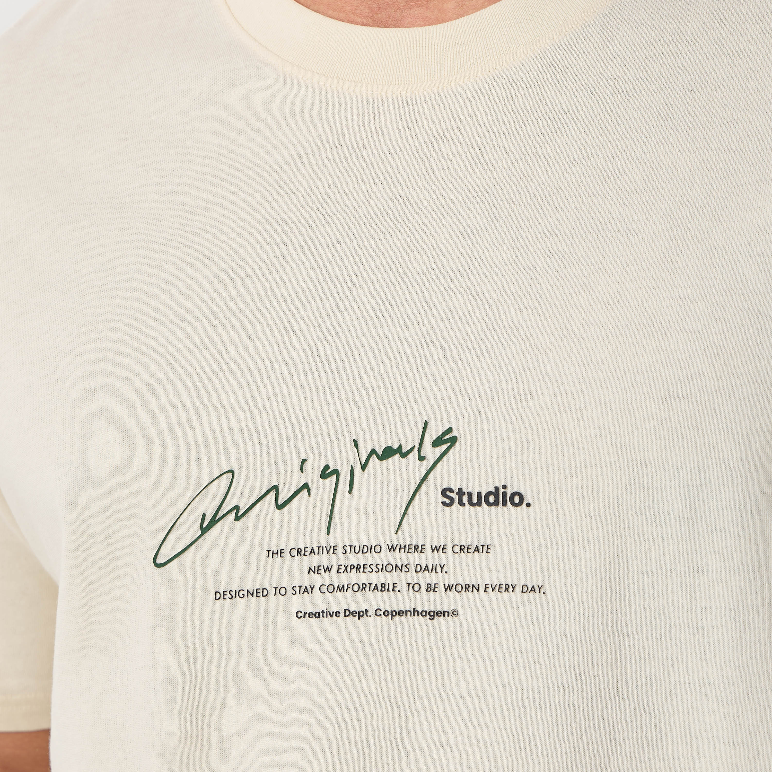 تي شيرت رجالي بأكمام قصيرة ورقبة دائرية وشعار من جاك اند جونز-men-clothing-tshirtsandpolos-tshirts-image-5