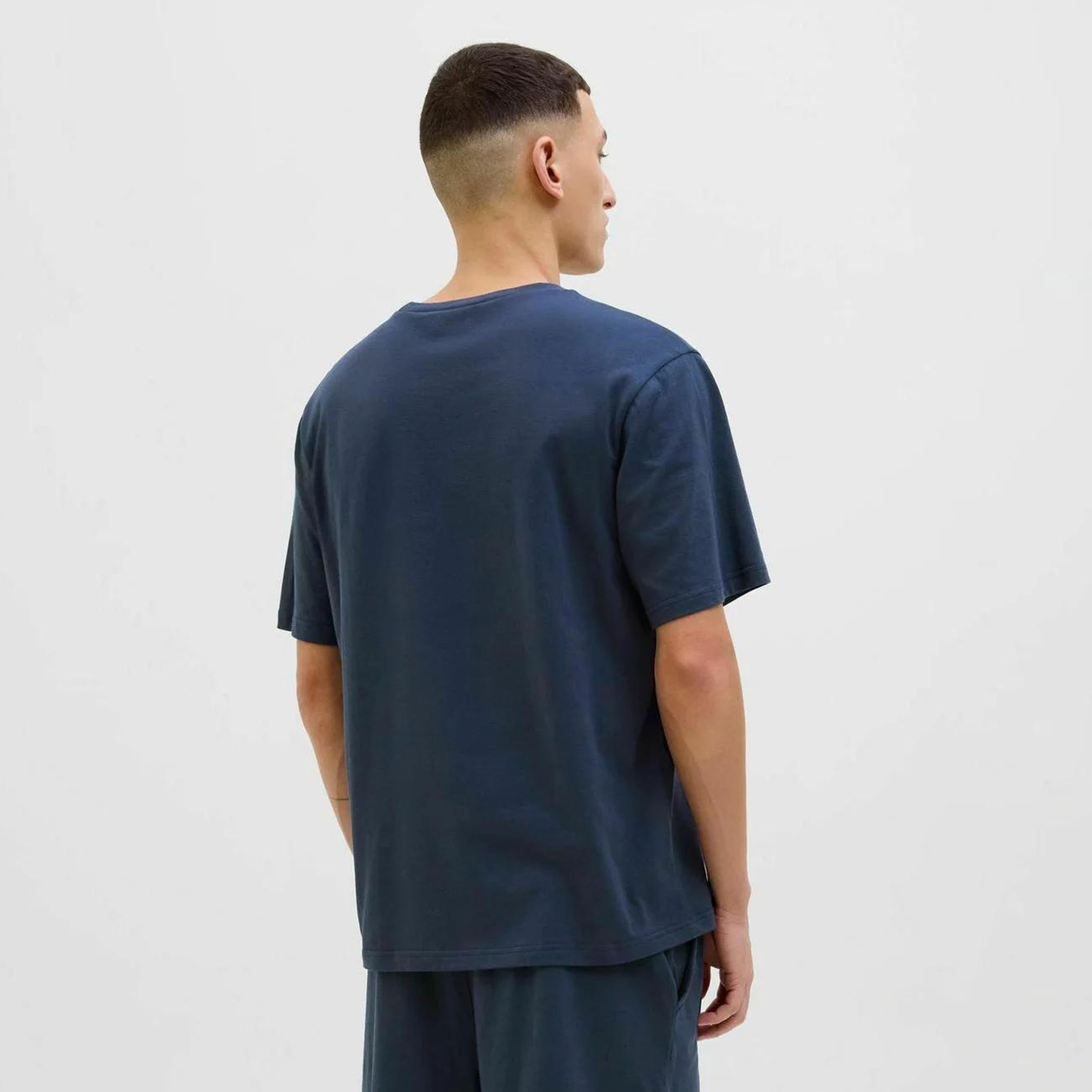 قمصان وشورت رجالي بأكمام قصيرة بياقة دائرية من جاك & جونز-men-clothing-nightwear-sets-image-43