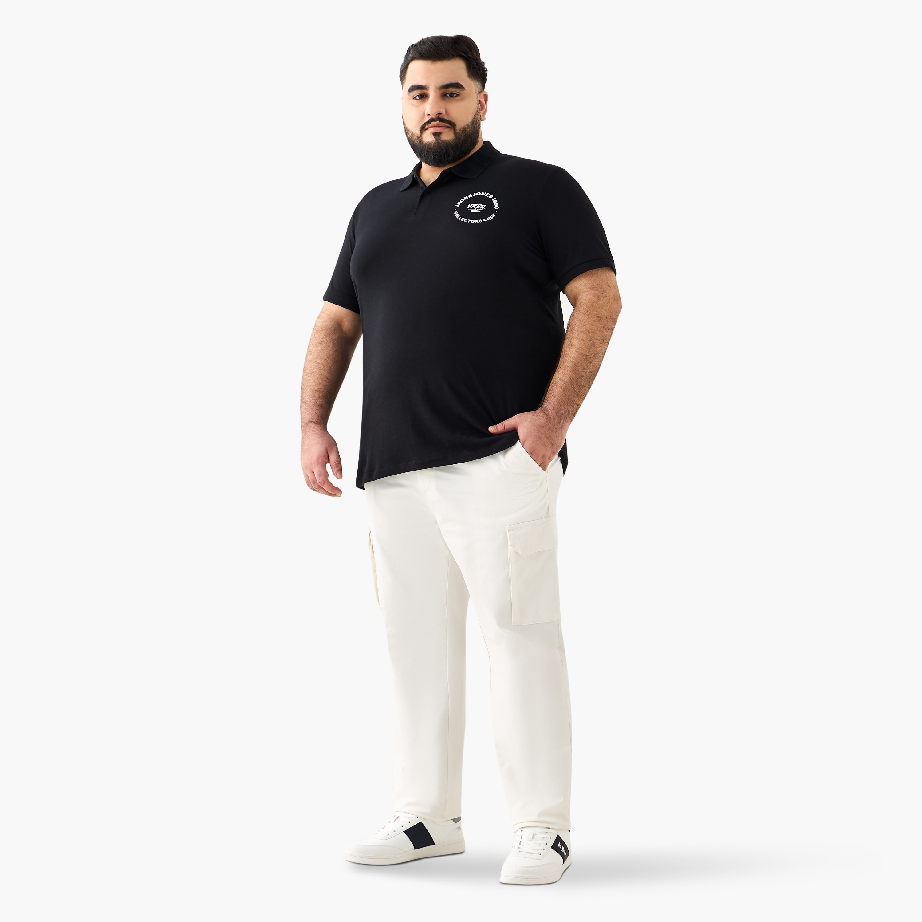 تي شيرت بولو رجالي بأكمام قصيرة وياقة وطبعة شعار مقاس كبير من جاك آند جونز-men-clothing-tshirtsandpolos-polos-image-2