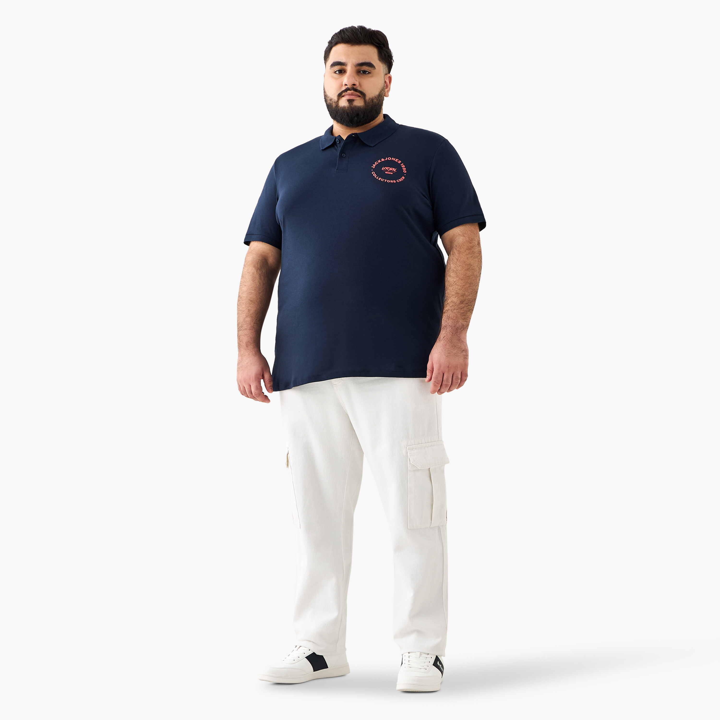 تي شيرت بولو رجالي بأكمام قصيرة وياقة وطبعة شعار مقاس كبير من جاك آند جونز-men-clothing-tshirtsandpolos-polos-image-12