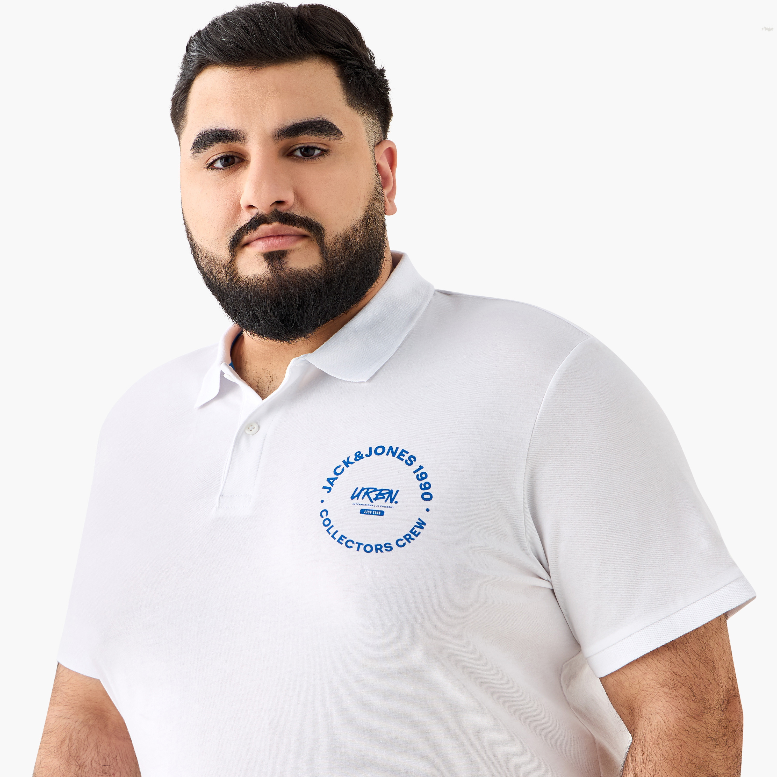 تي شيرت بولو رجالي بأكمام قصيرة وياقة وطبعة شعار مقاس كبير من جاك آند جونز-men-clothing-tshirtsandpolos-polos-image-2