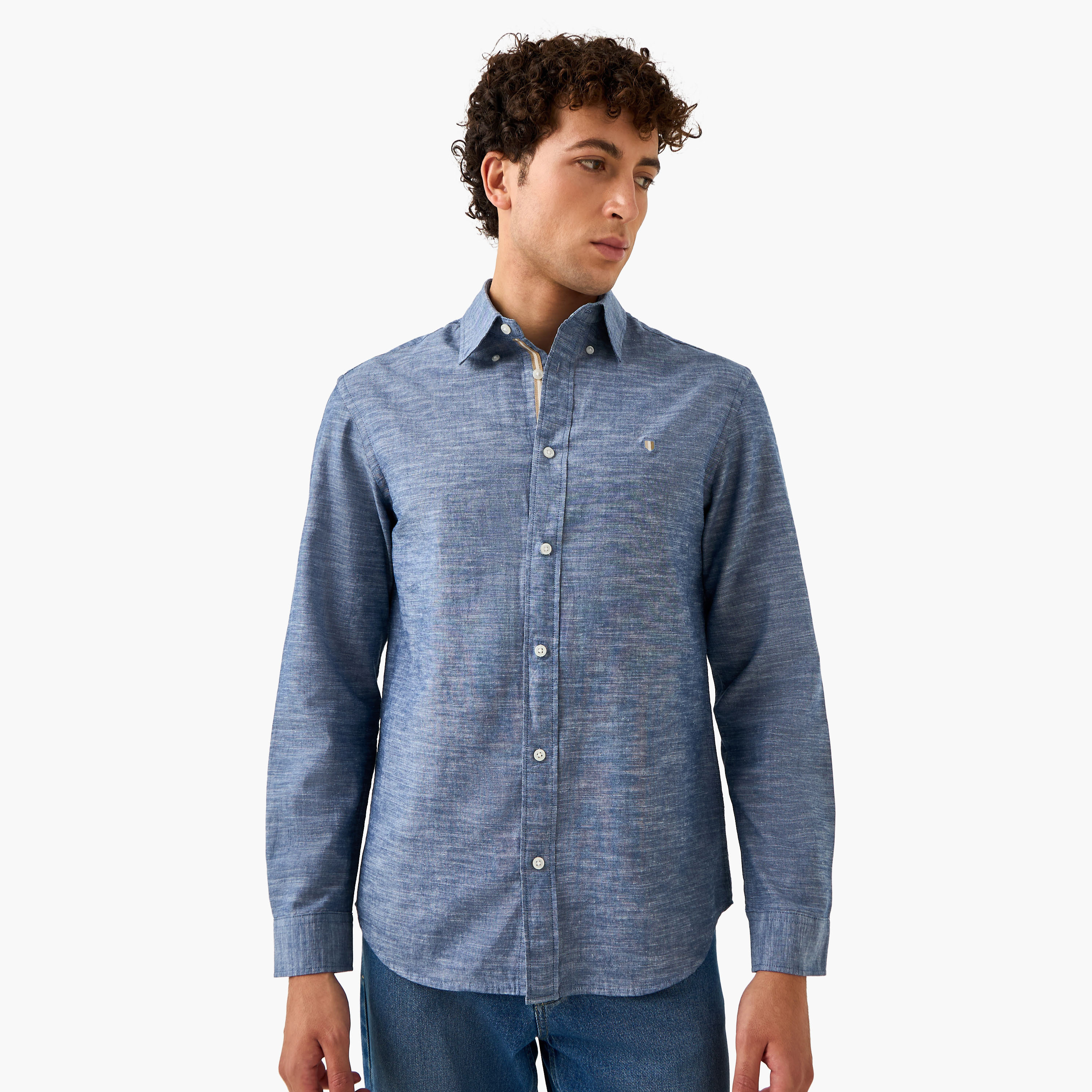 قميص جاك آند جونز ذو قصة عادية وأكمام طويلة وياقة بأزرار سفلية للرجال-men-clothing-shirts-image-10