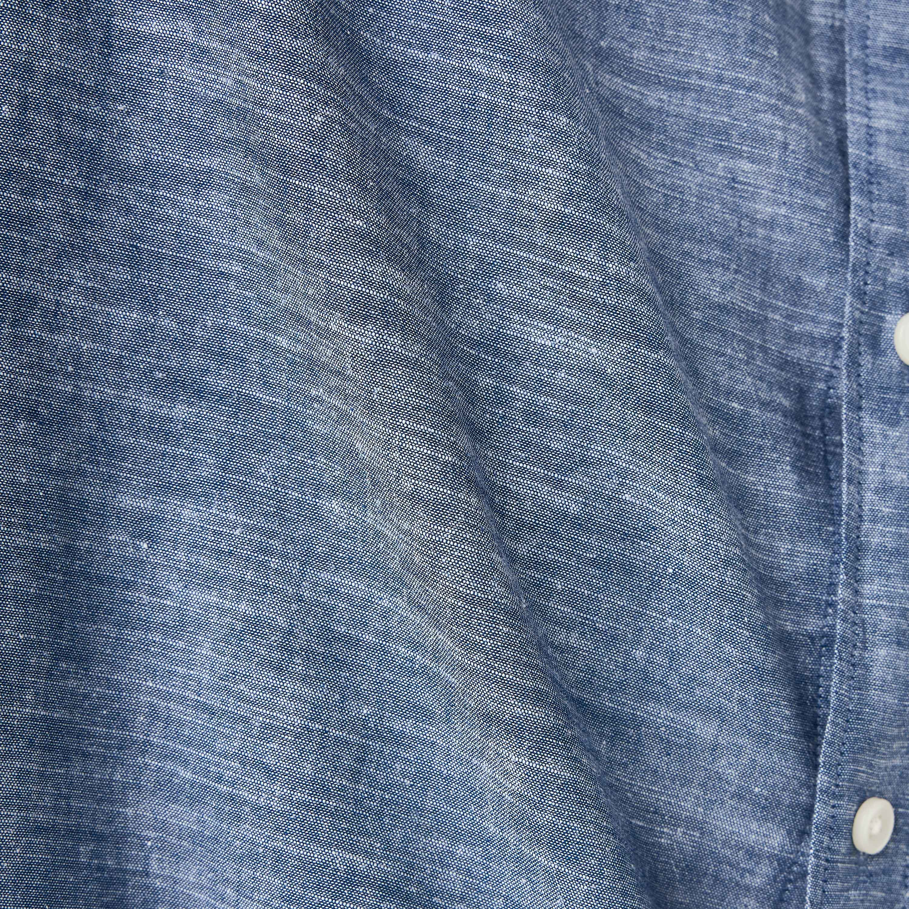قميص جاك آند جونز ذو قصة عادية وأكمام طويلة وياقة بأزرار سفلية للرجال-men-clothing-shirts-image-15