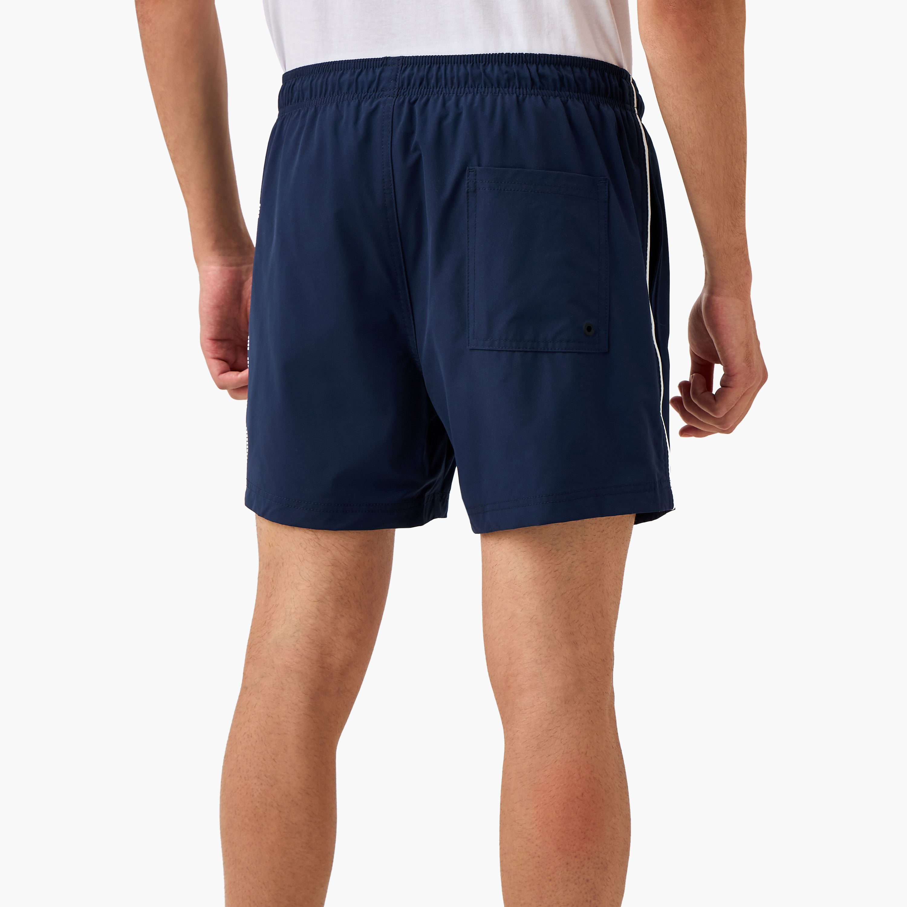 شورت سباحة رجالي متوسط الارتفاع مطبوع من جاك & جونز-men-clothing-swimandbeach-shorts-image-3