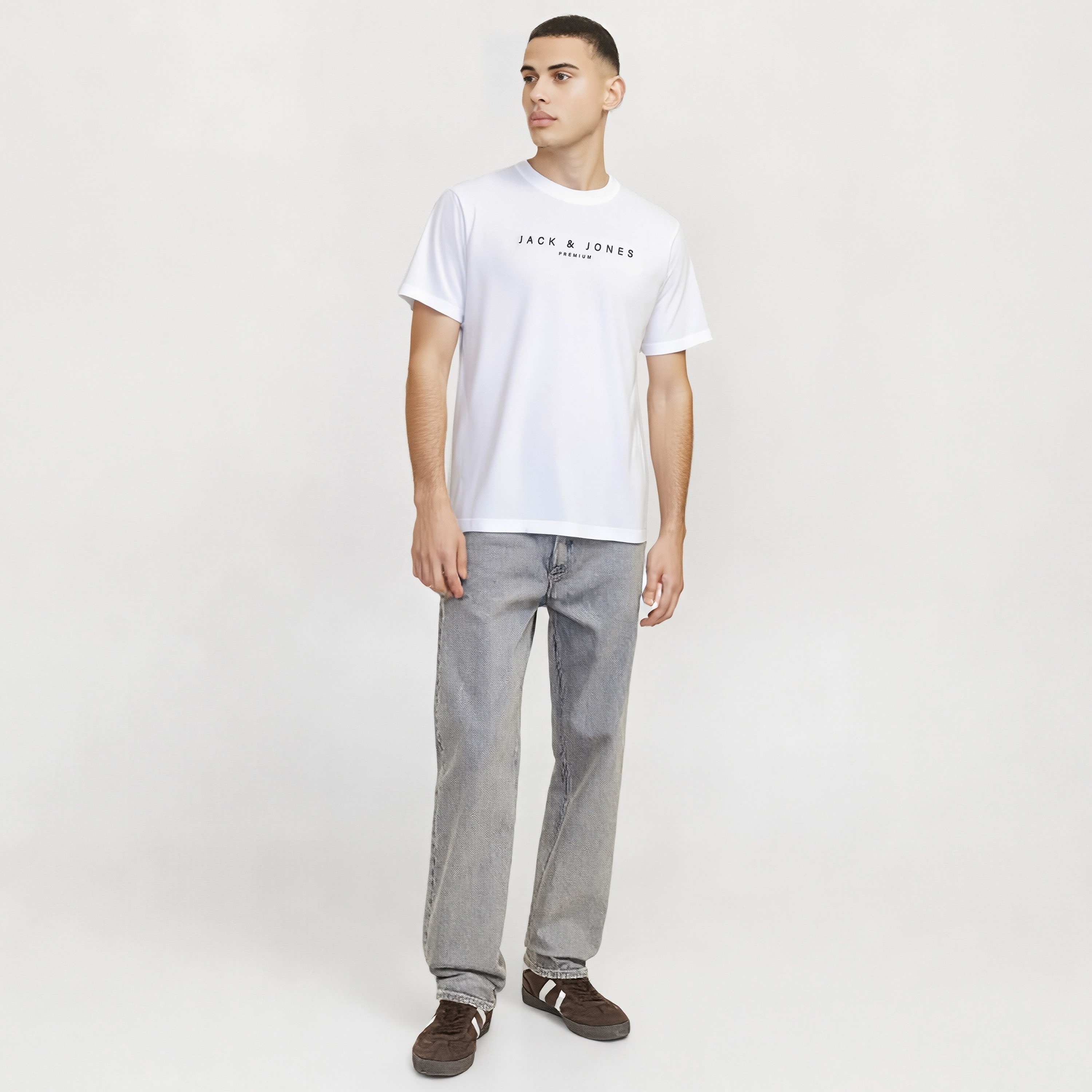 تيشيرت رجالي سادة بياقة دائرية وأكمام قصيرة من جاك ان جونز-men-clothing-tshirtsandpolos-tshirts-image-2