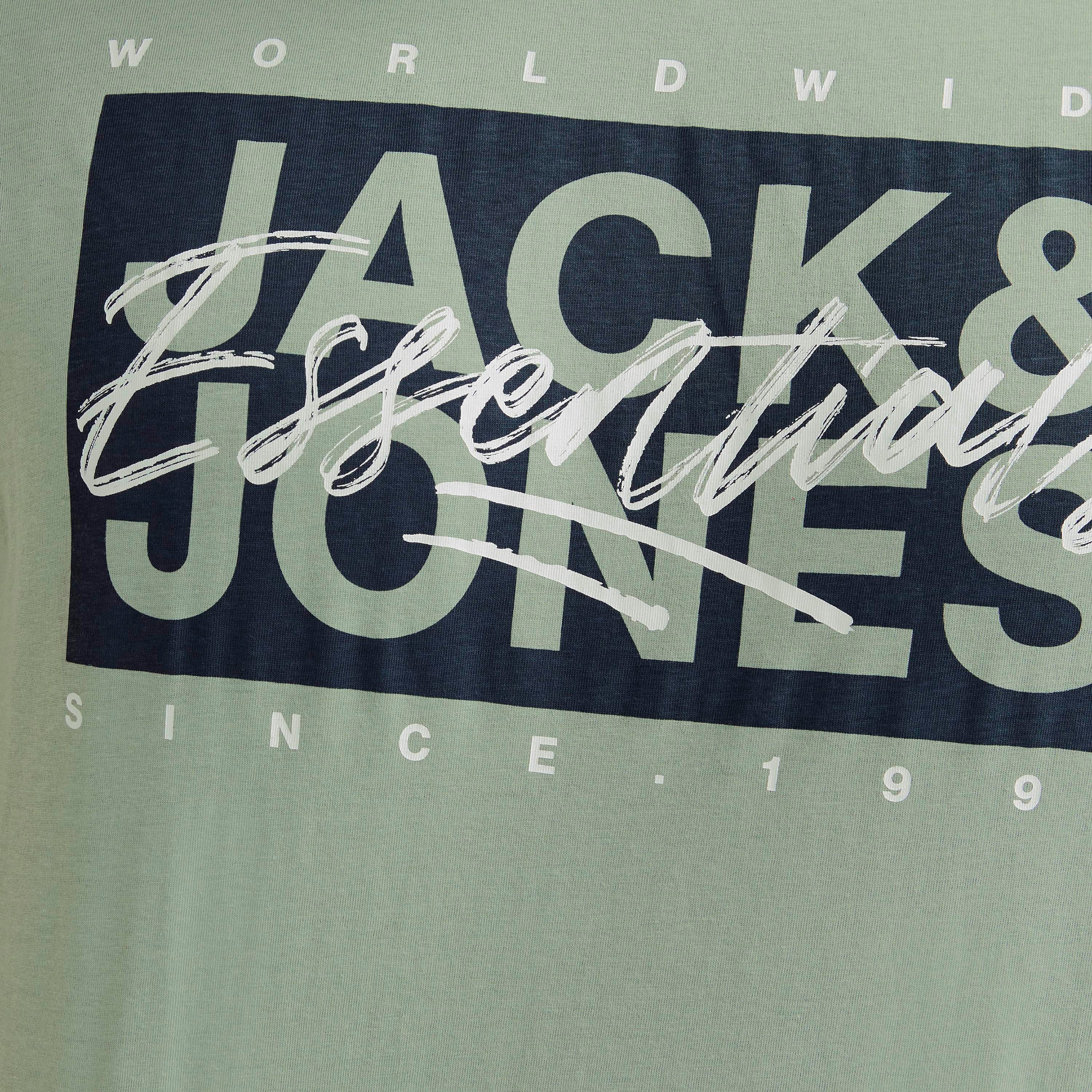 تي شيرت رجالي بأكمام قصيرة ورقبة دائرية وشعار من جاك اند جونز، مقاس كبير-men-clothing-tshirtsandpolos-tshirts-image-6