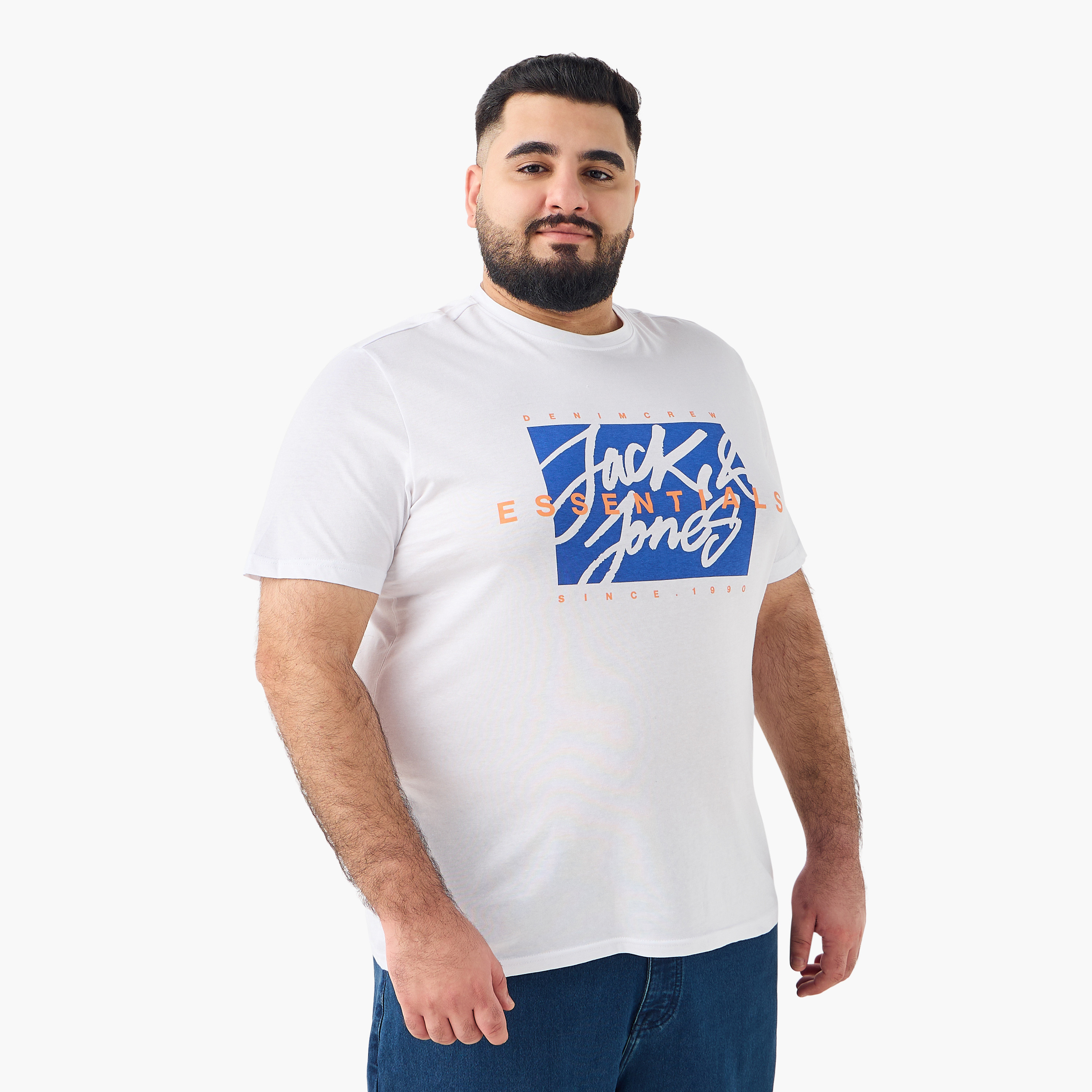 تي شيرت رجالي بأكمام قصيرة ورقبة دائرية وشعار من جاك اند جونز، مقاس كبير-men-clothing-tshirtsandpolos-tshirts-image-15