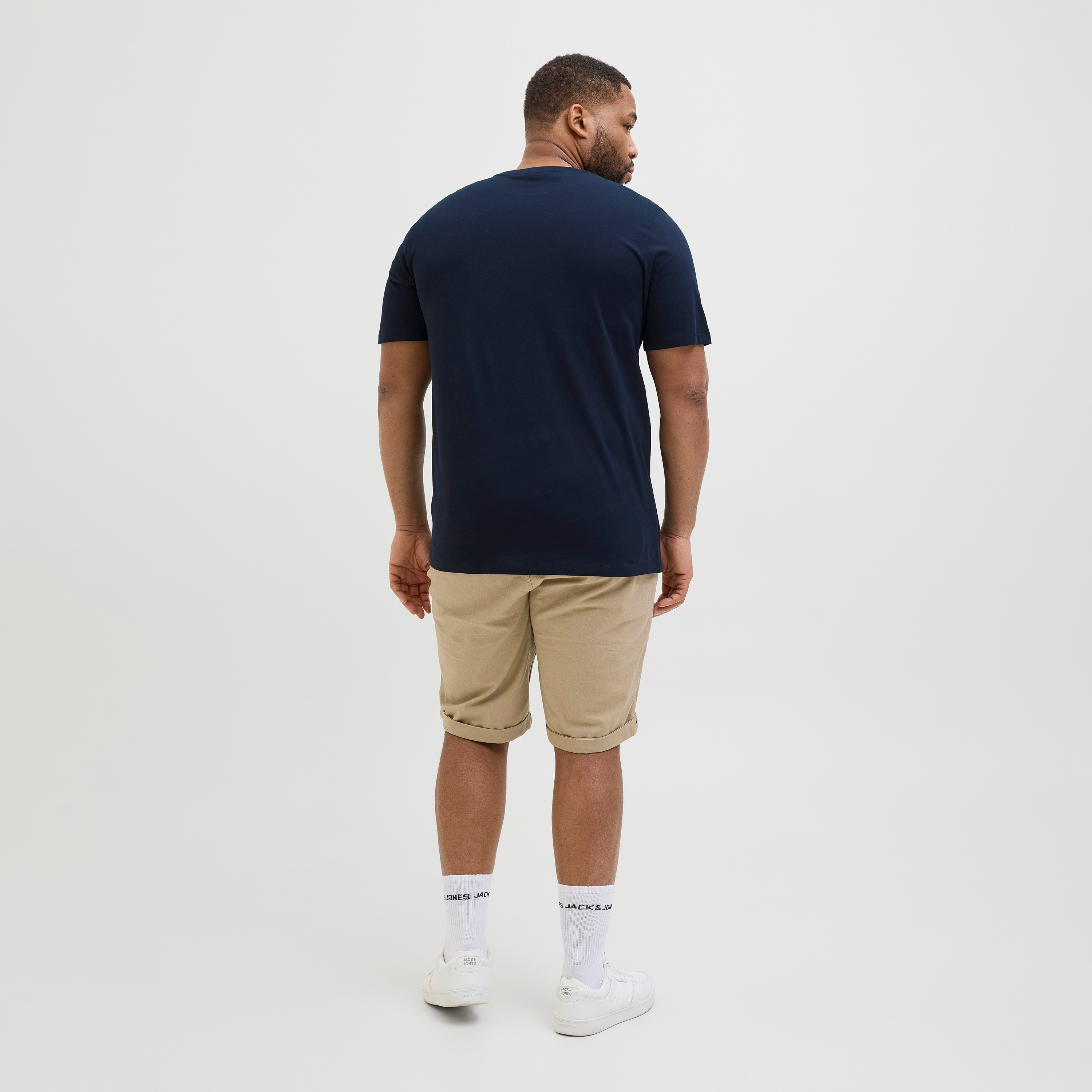 جاك آند جونز برقبة طويلة بأكمام قصيرة وتيشيرت رجالي برقبة طويلة الحجم-men-clothing-tshirtsandpolos-tshirts-image-4