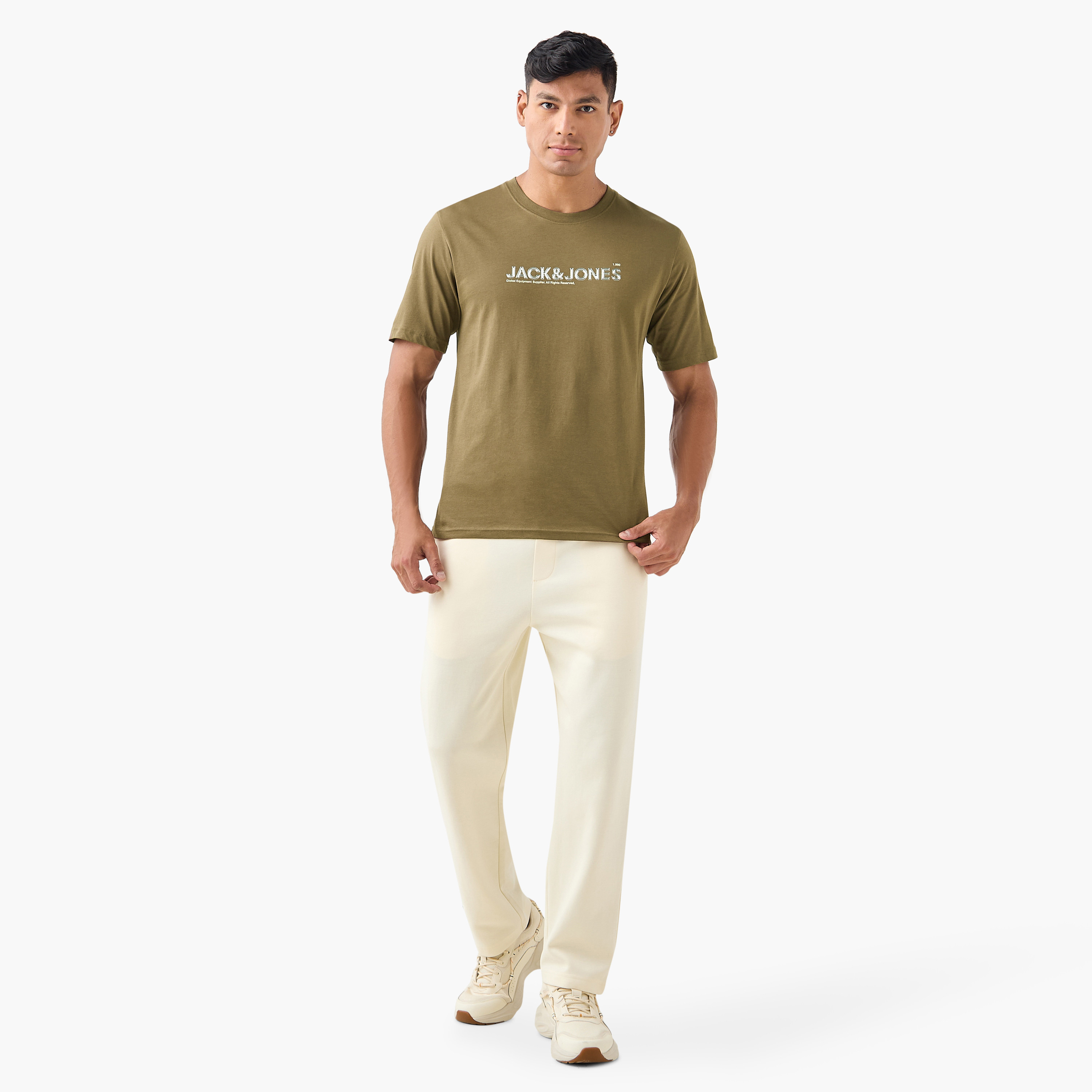 تي شيرت برقبة دائرية وأكمام قصيرة من جاك اند جونز-men-clothing-tshirtsandpolos-tshirts-image-2