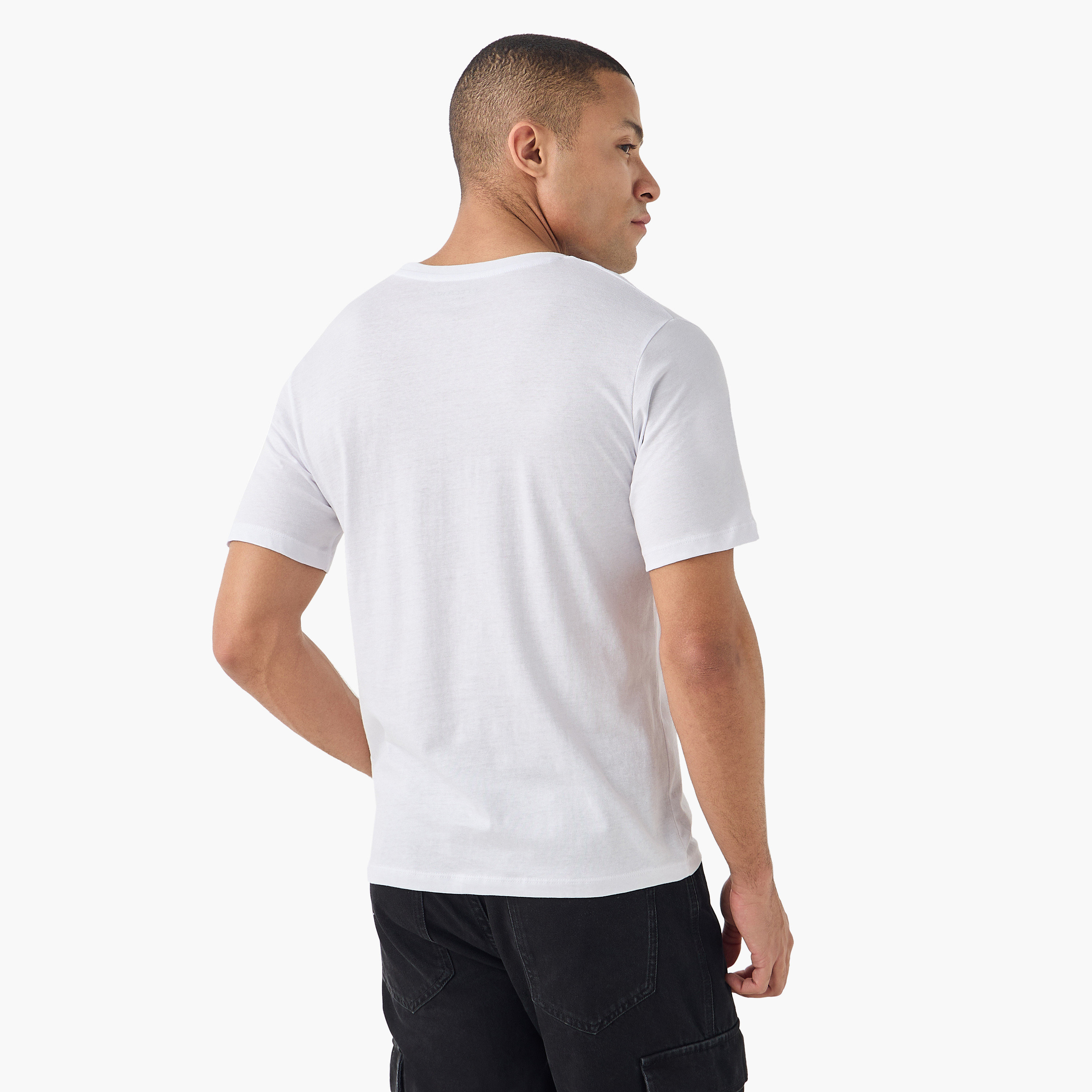 تي شيرت رجالي مطبوع برقبة دائرية وأكمام قصيرة من جاك اند جونز-men-clothing-tshirtsandpolos-tshirts-image-13