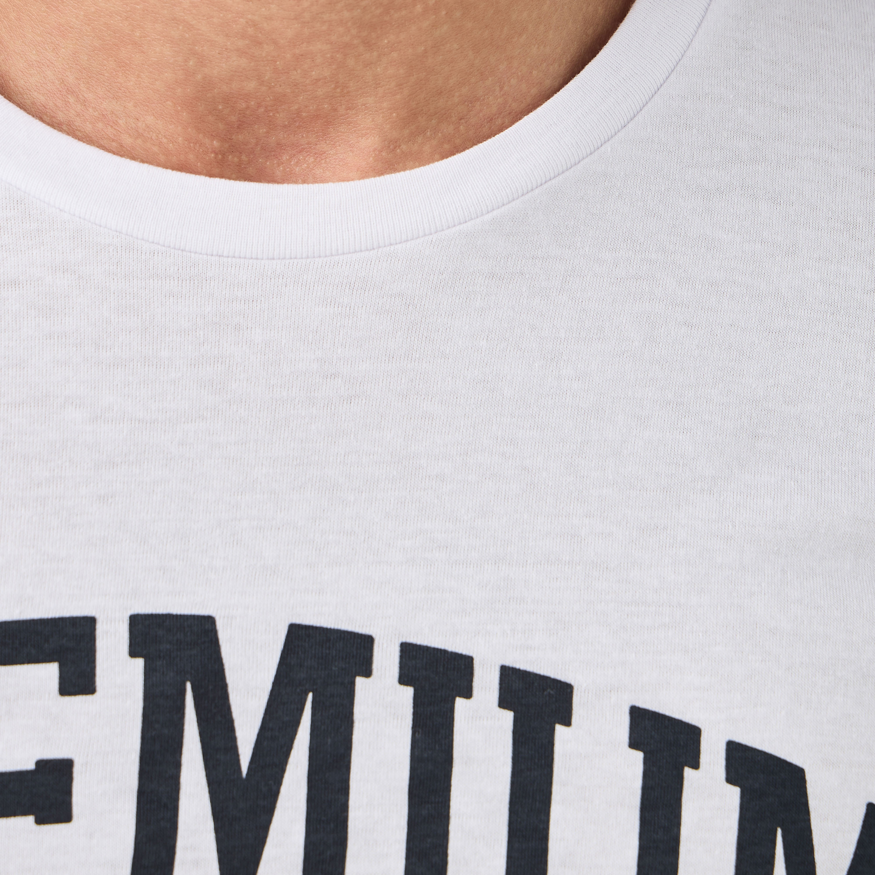 تي شيرت رجالي مطبوع برقبة دائرية وأكمام قصيرة من جاك اند جونز-men-clothing-tshirtsandpolos-tshirts-image-15