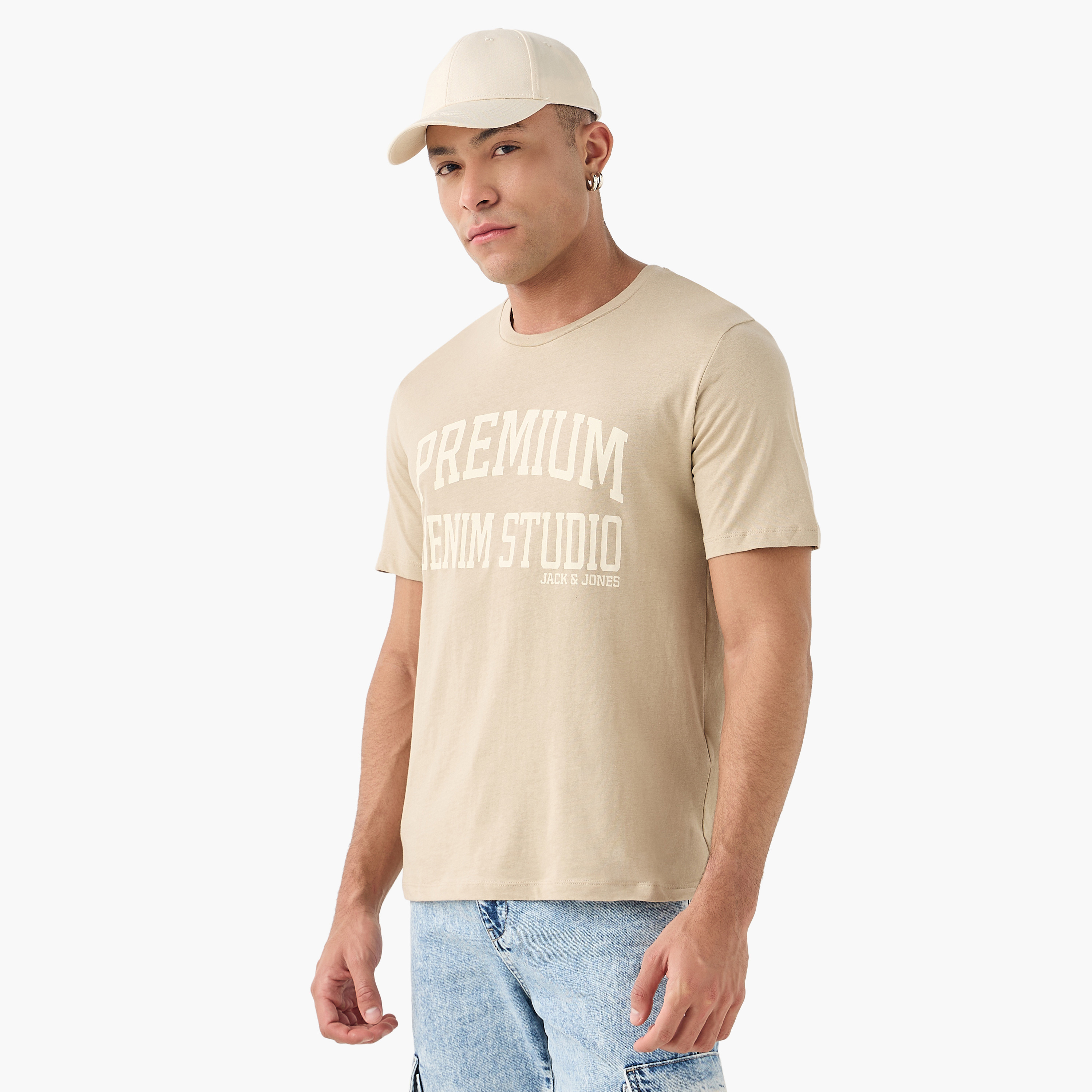 تي شيرت رجالي مطبوع برقبة دائرية وأكمام قصيرة من جاك اند جونز-men-clothing-tshirtsandpolos-tshirts-image-16