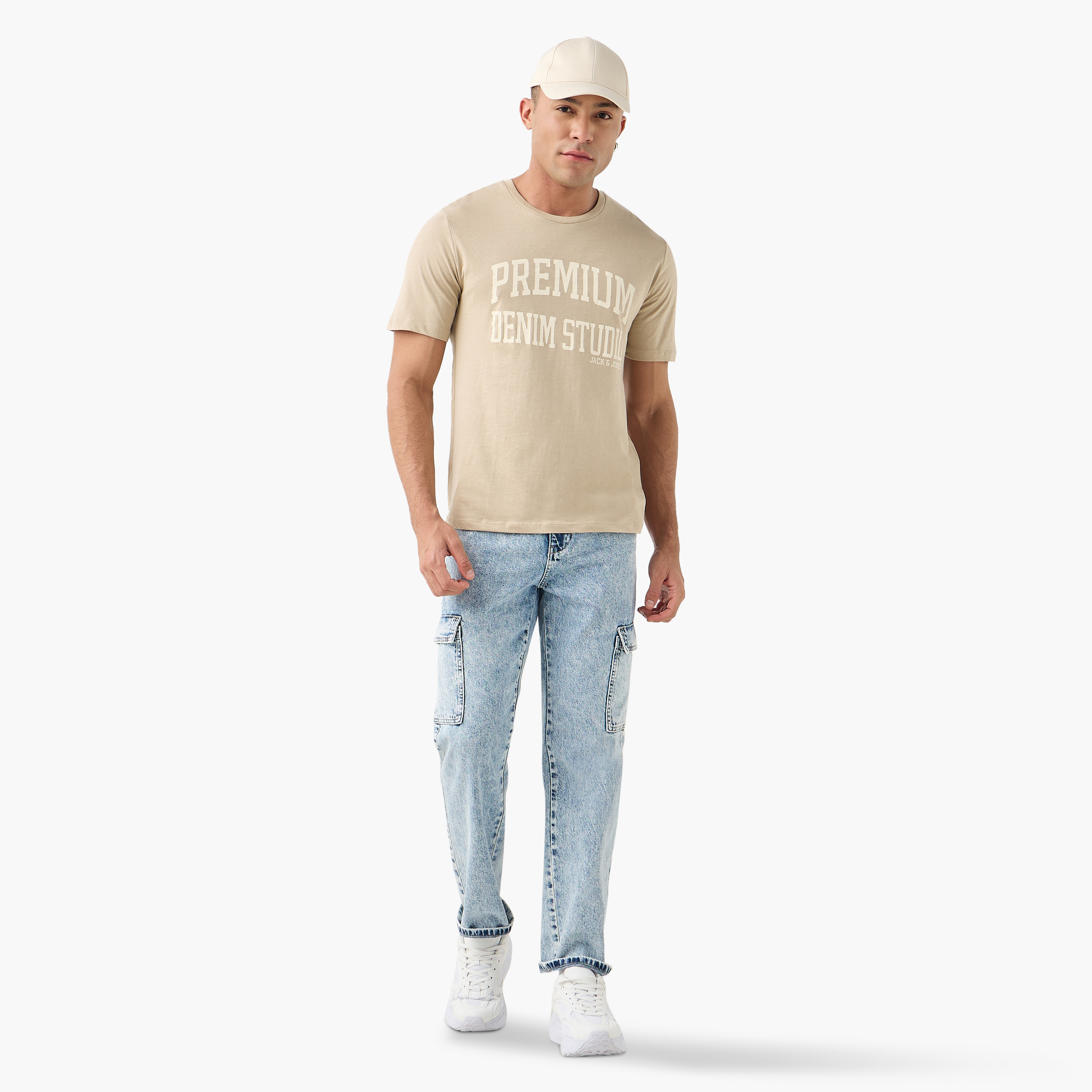 تي شيرت رجالي مطبوع برقبة دائرية وأكمام قصيرة من جاك اند جونز-men-clothing-tshirtsandpolos-tshirts-image-17
