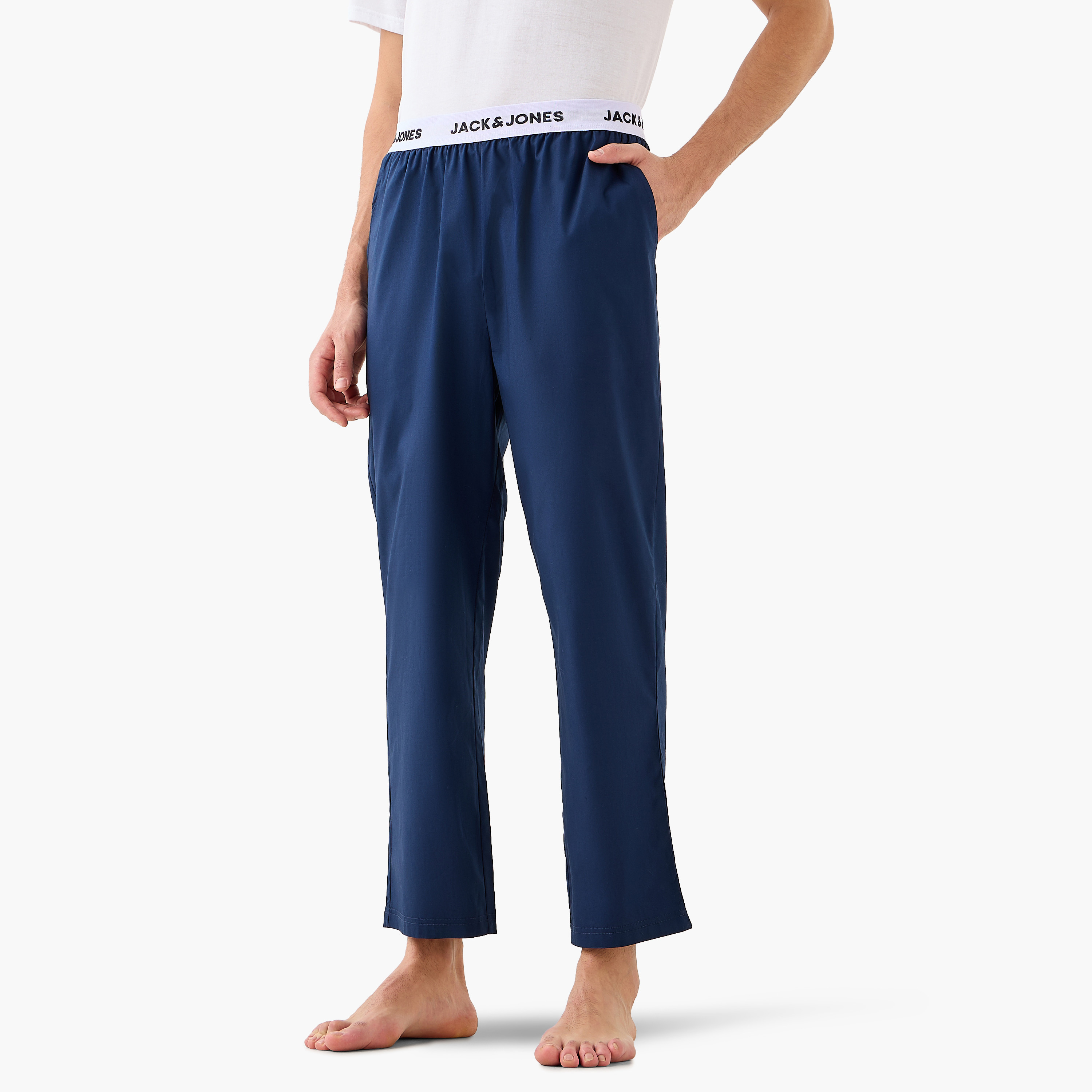طقم تيشيرت وبيجامة سادة برقبة دائرية للرجال من جاك آند جونز-men-clothing-nightwear-sets-image-6