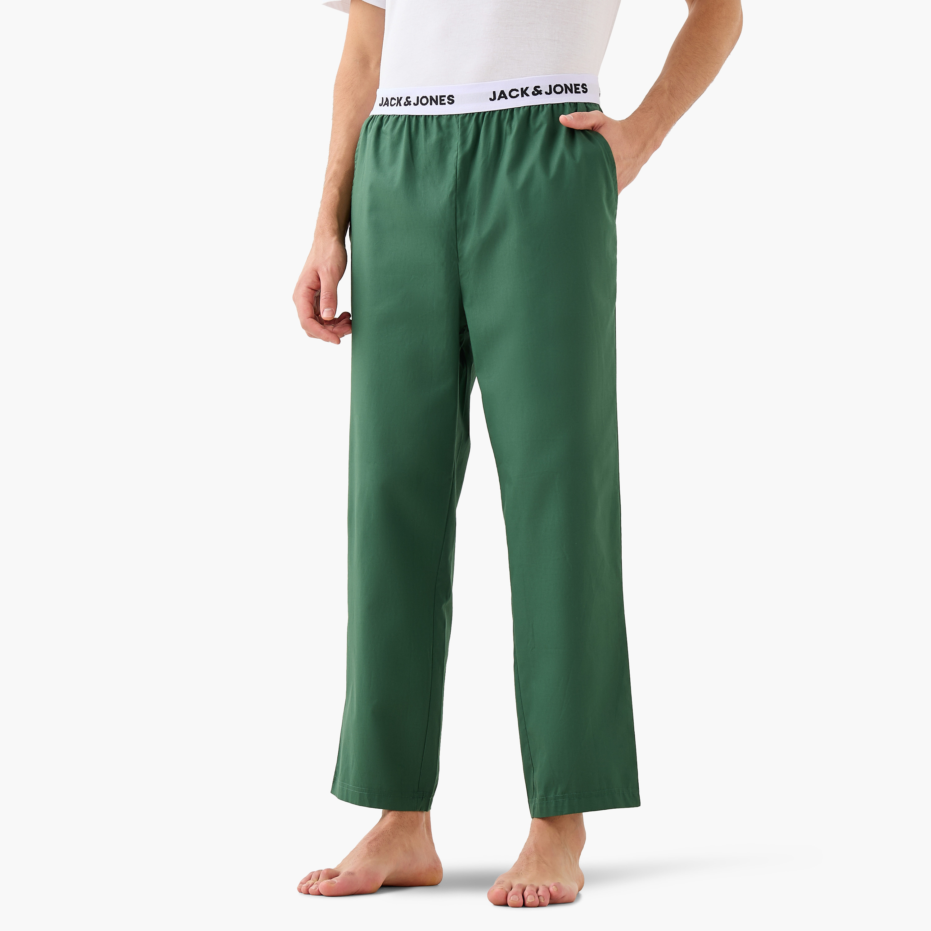 طقم تيشيرت وبيجامة سادة برقبة دائرية للرجال من جاك آند جونز-men-clothing-nightwear-sets-image-3
