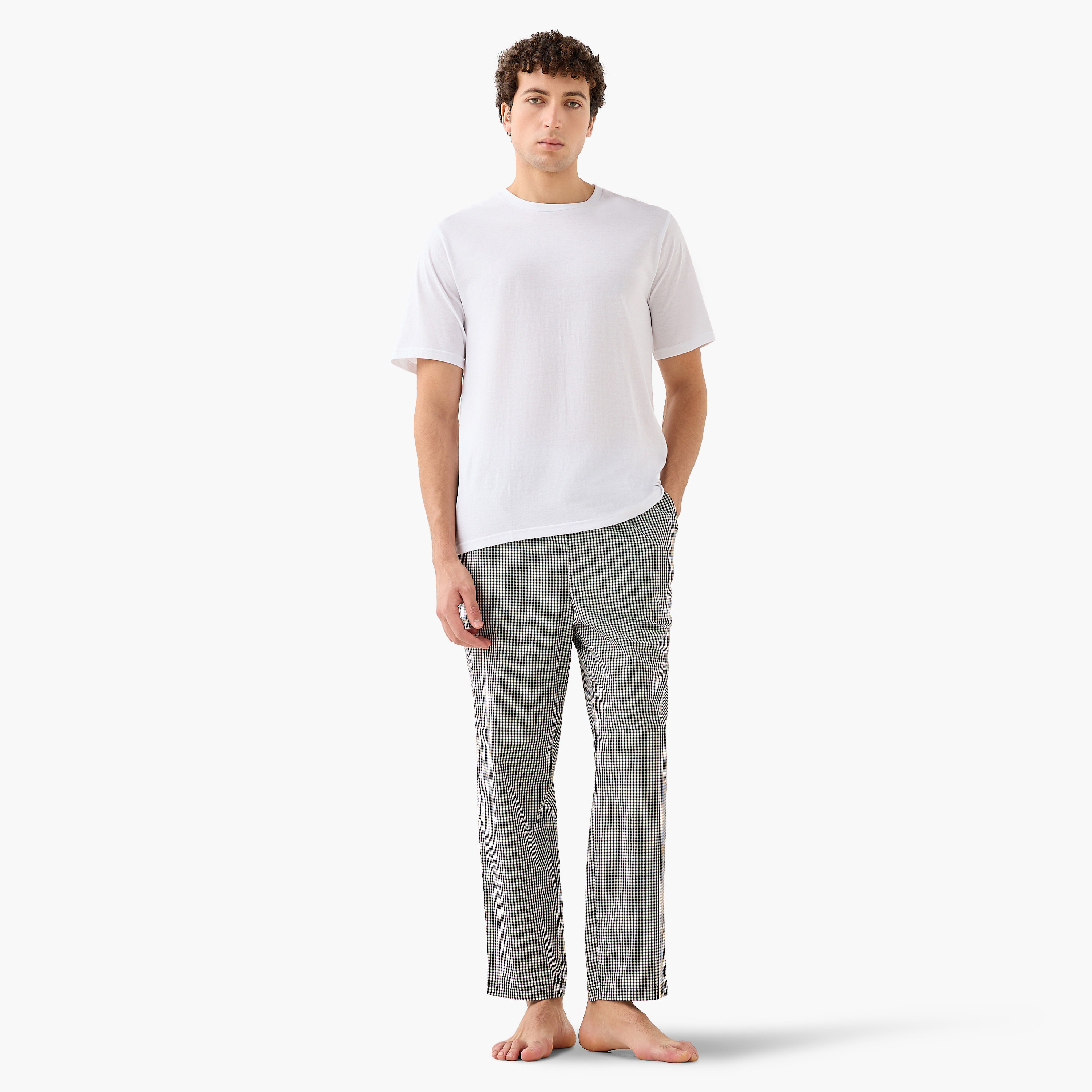 طقم تيشيرت وبيجامة سادة برقبة دائرية للرجال من جاك آند جونز-men-clothing-nightwear-sets-image-1