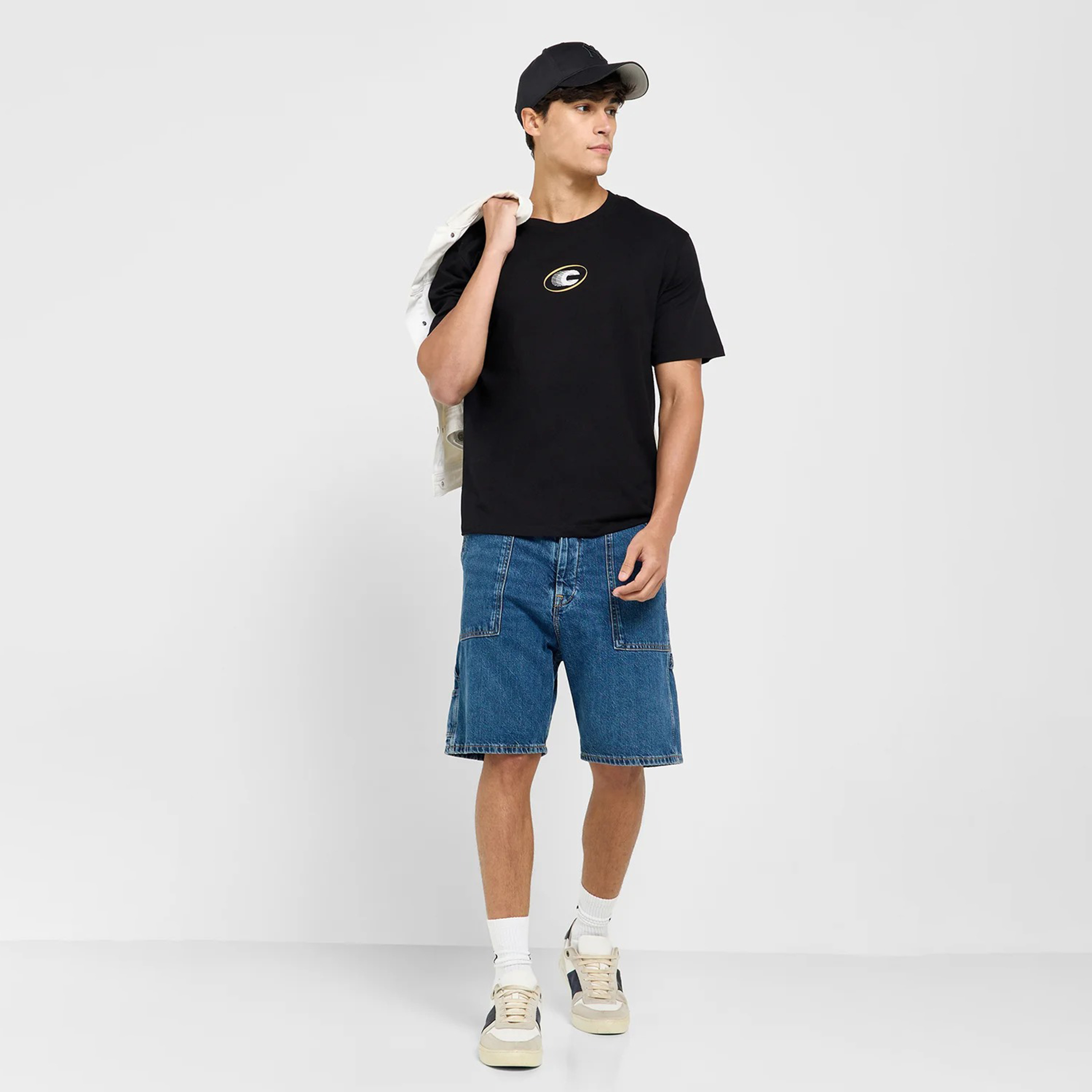 تي شيرت رجالي بأكمام قصيرة ورقبة دائرية وطبعة خطية من جاك اند جونز-men-clothing-tshirtsandpolos-tshirts-image-11
