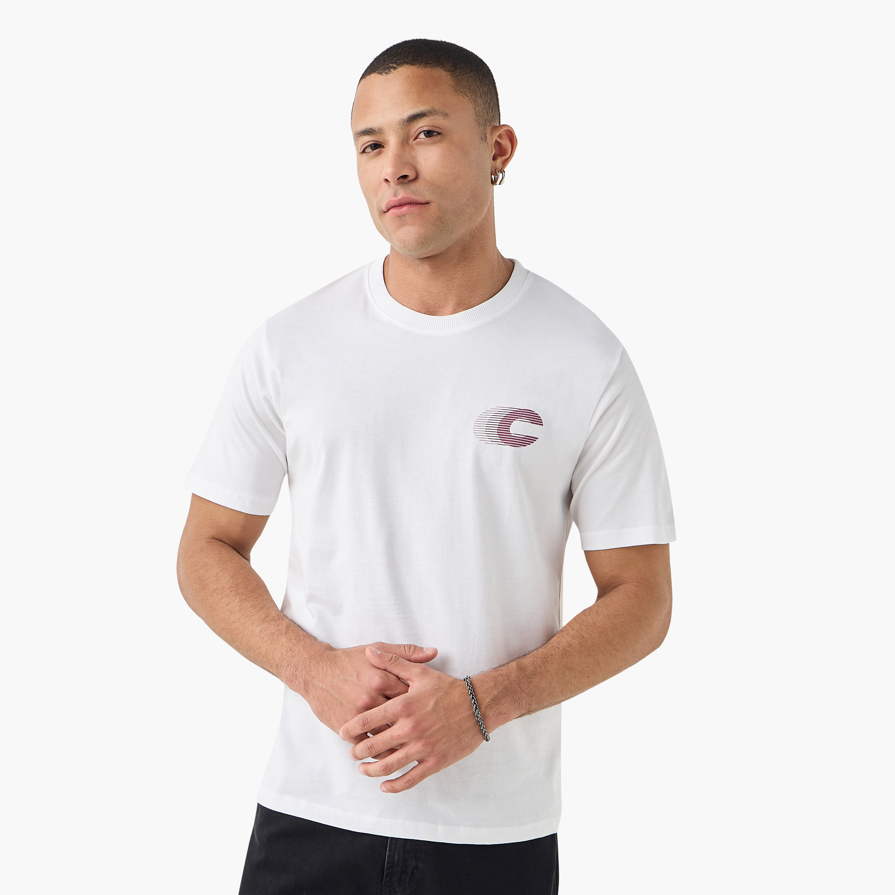 تي شيرت رجالي بأكمام قصيرة ورقبة دائرية وطبعة خطية من جاك اند جونز-men-clothing-tshirtsandpolos-tshirts-image-3
