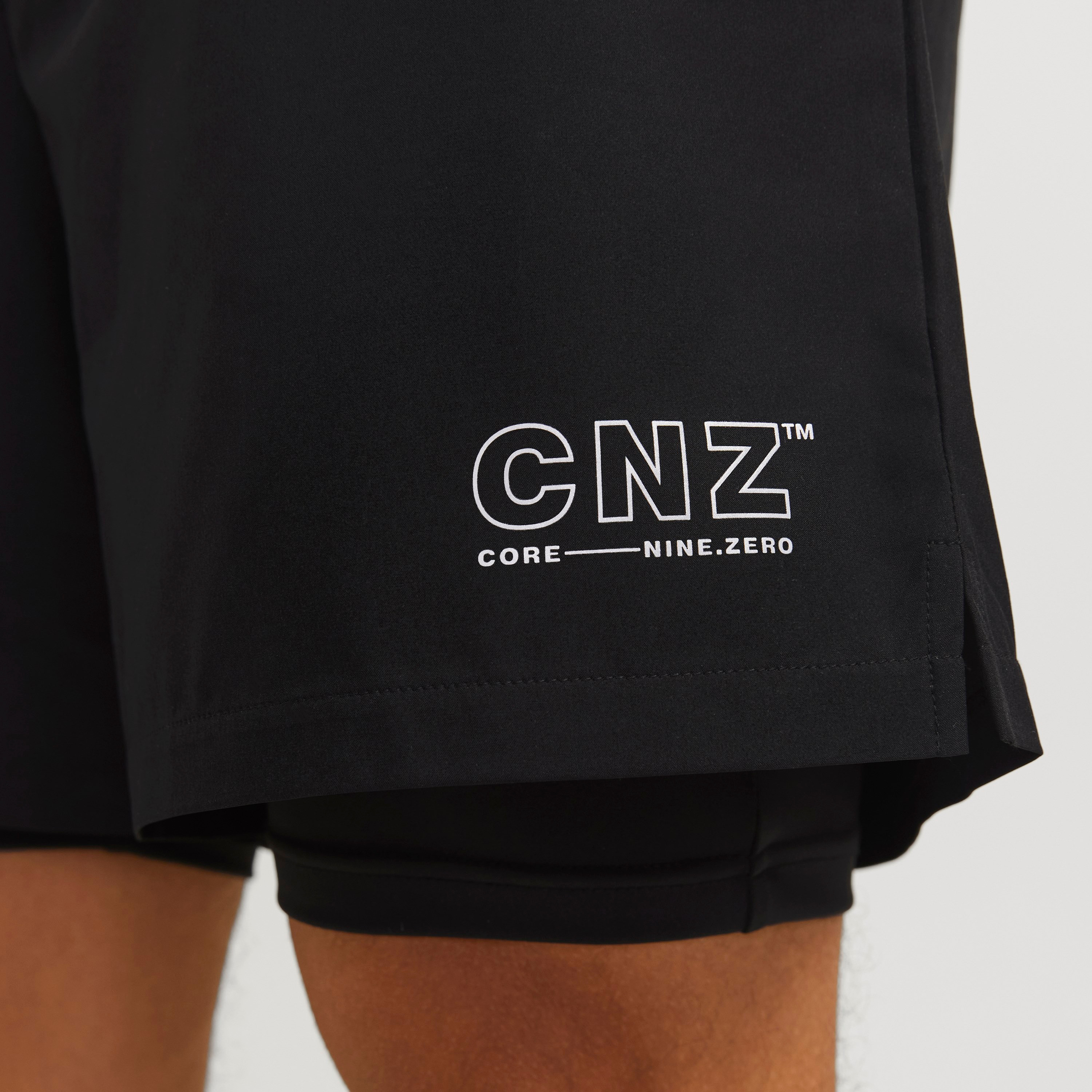 شورت رجالي ضيق داخلي سادة بخصر مطاطي ورباط للشد من جاك اند جونز-men-clothing-bottoms-shorts-image-4