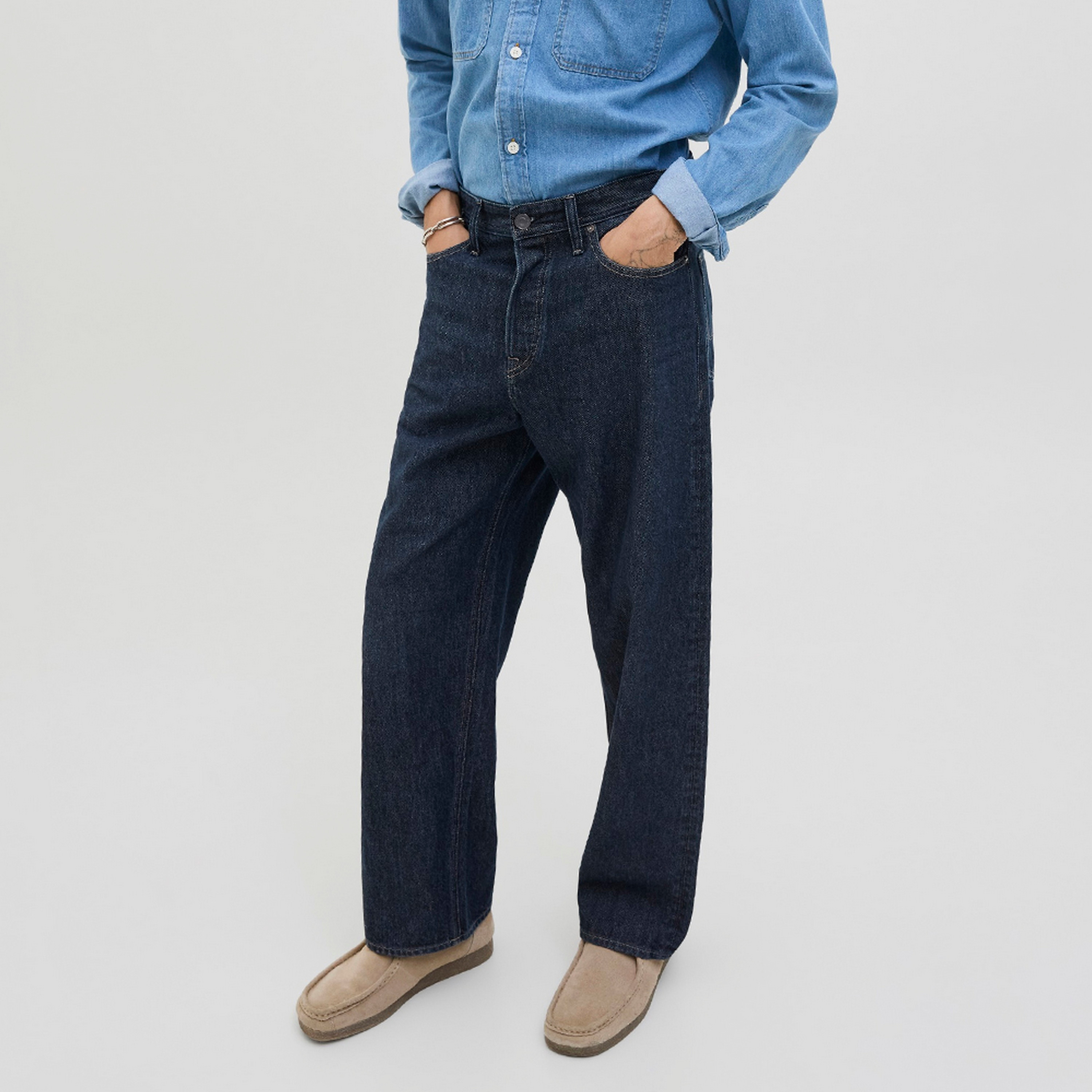 بنطلون جينز رجالي سادة بخصر عالٍ وزر وسحاب من جاك ان جونز-men-clothing-bottoms-jeans-image-6