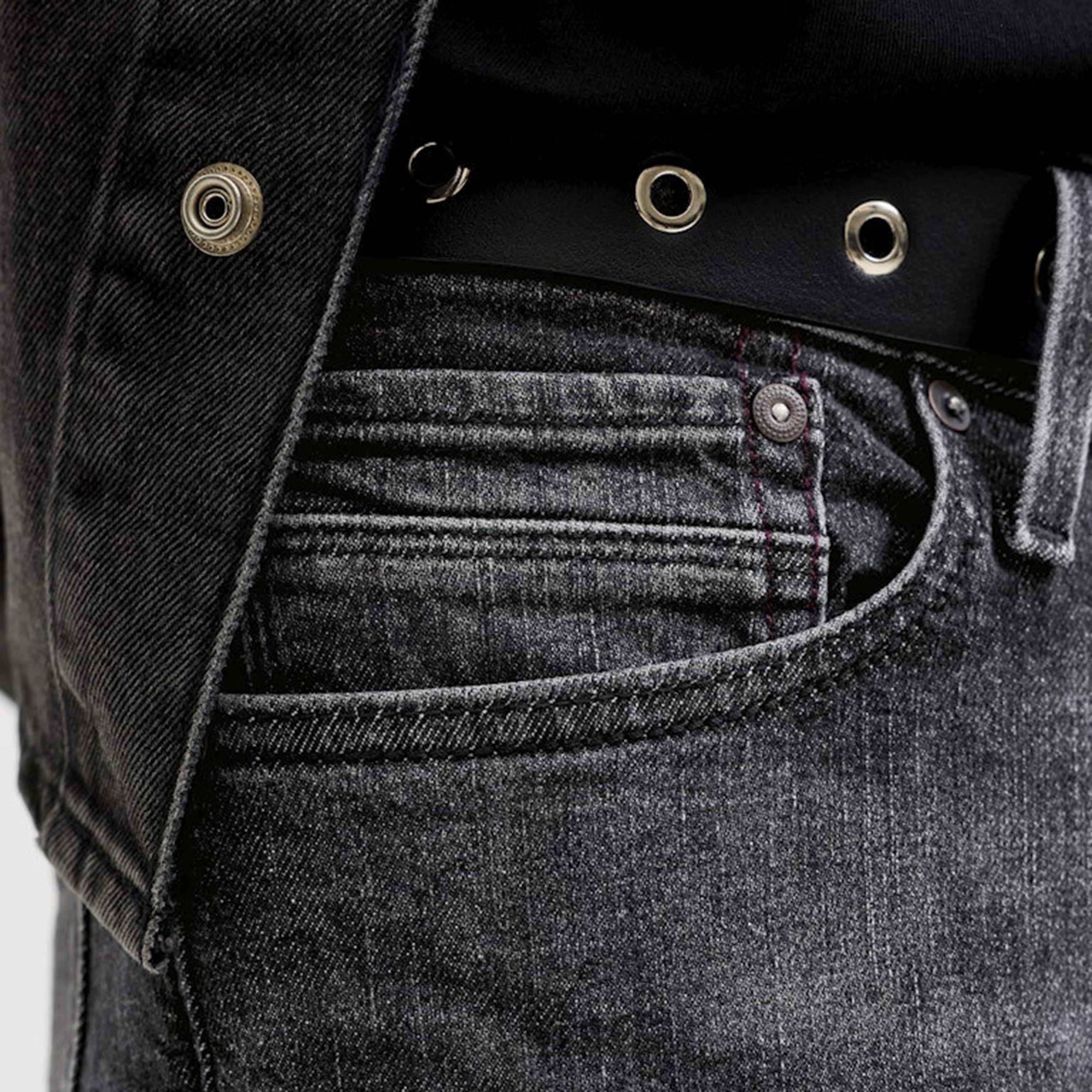 بنطلون جينز رجالي قصة عادية بخصر متوسط وغسيل حجري من جاك آند جونز-men-clothing-bottoms-jeans-image-3