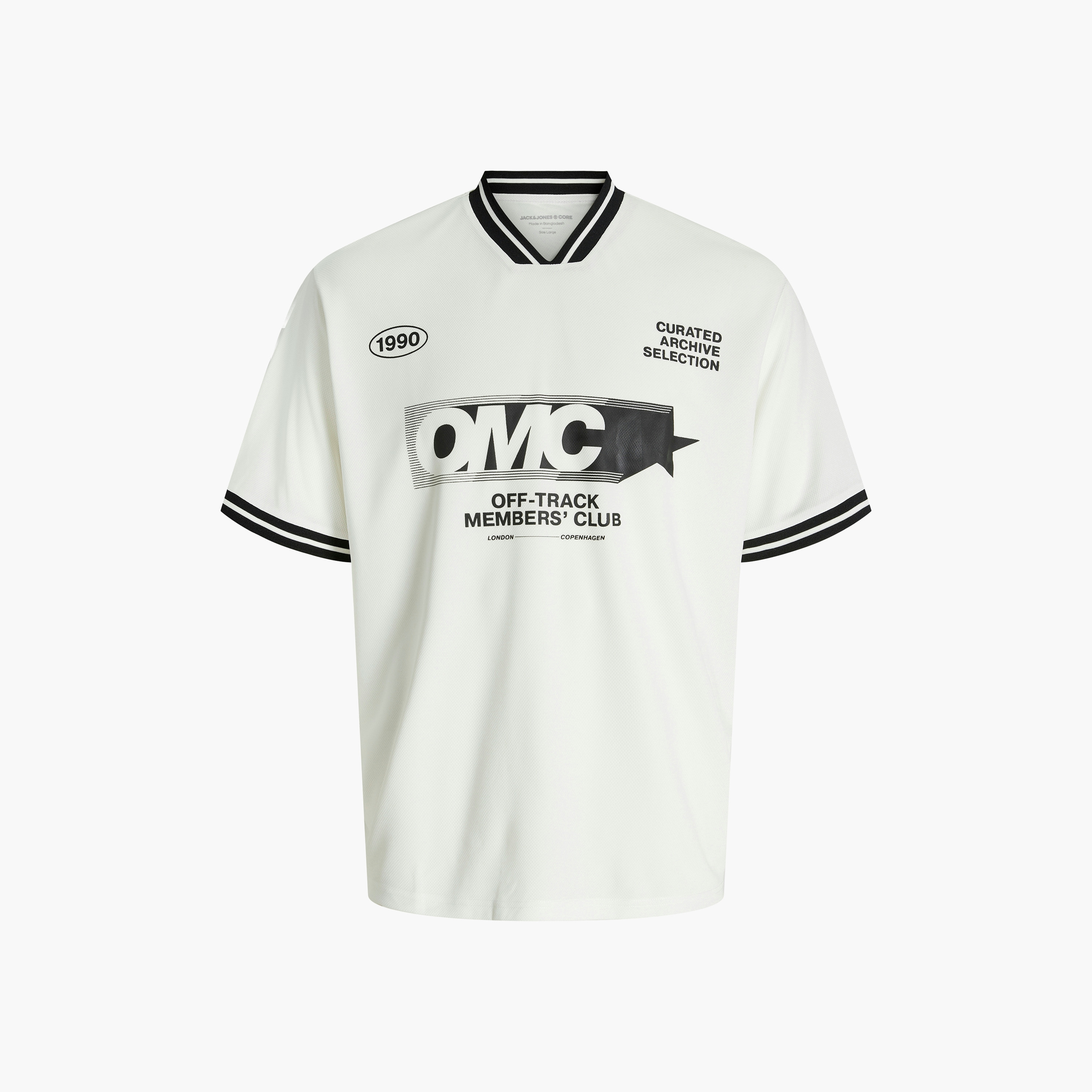 تي شيرت رجالي بطبعة مطاطية وفتحة رقبة على شكل حرف V وأكمام قصيرة من جاك اند جونز-men-clothing-tshirtsandpolos-tshirts-image-14