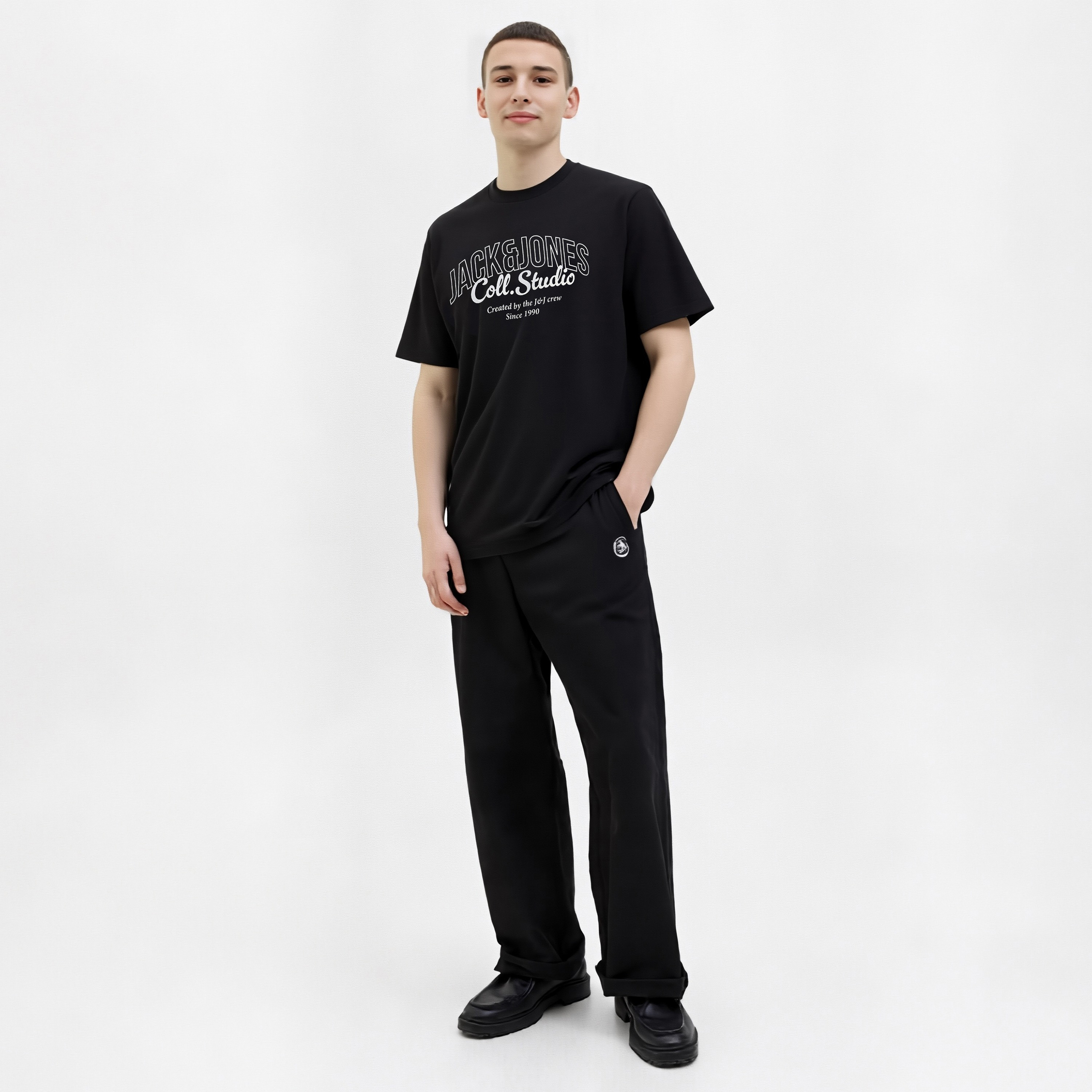 تيشيرت رجالي مطبوع بنص بياقة دائرية وأكمام قصيرة من جاك ان جونز-men-clothing-tshirtsandpolos-tshirts-image-8