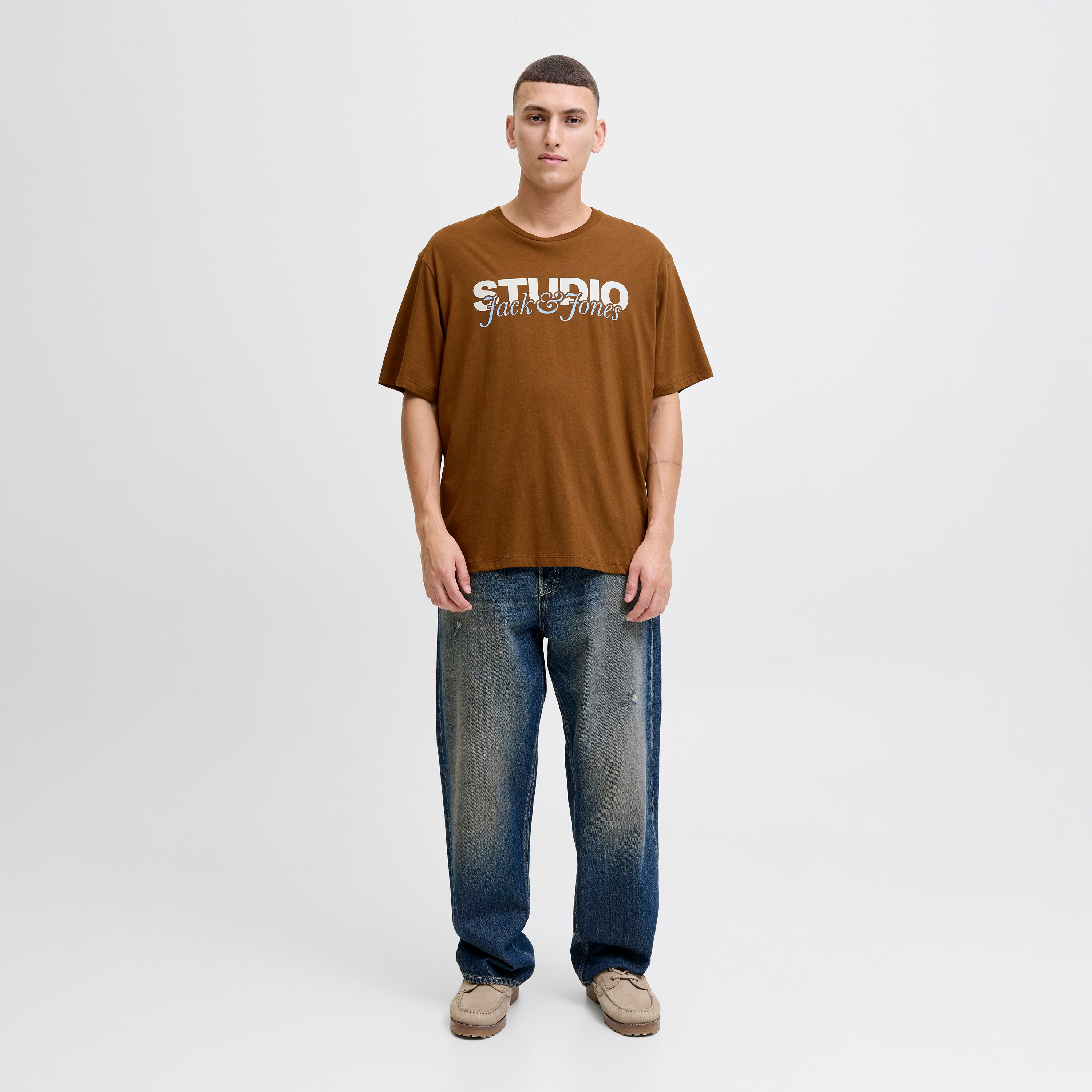 تي شيرت رجالي مطبوع بياقة دائرية وأكمام قصيرة من جاك اند جونز-men-clothing-tshirtsandpolos-tshirts-image-6