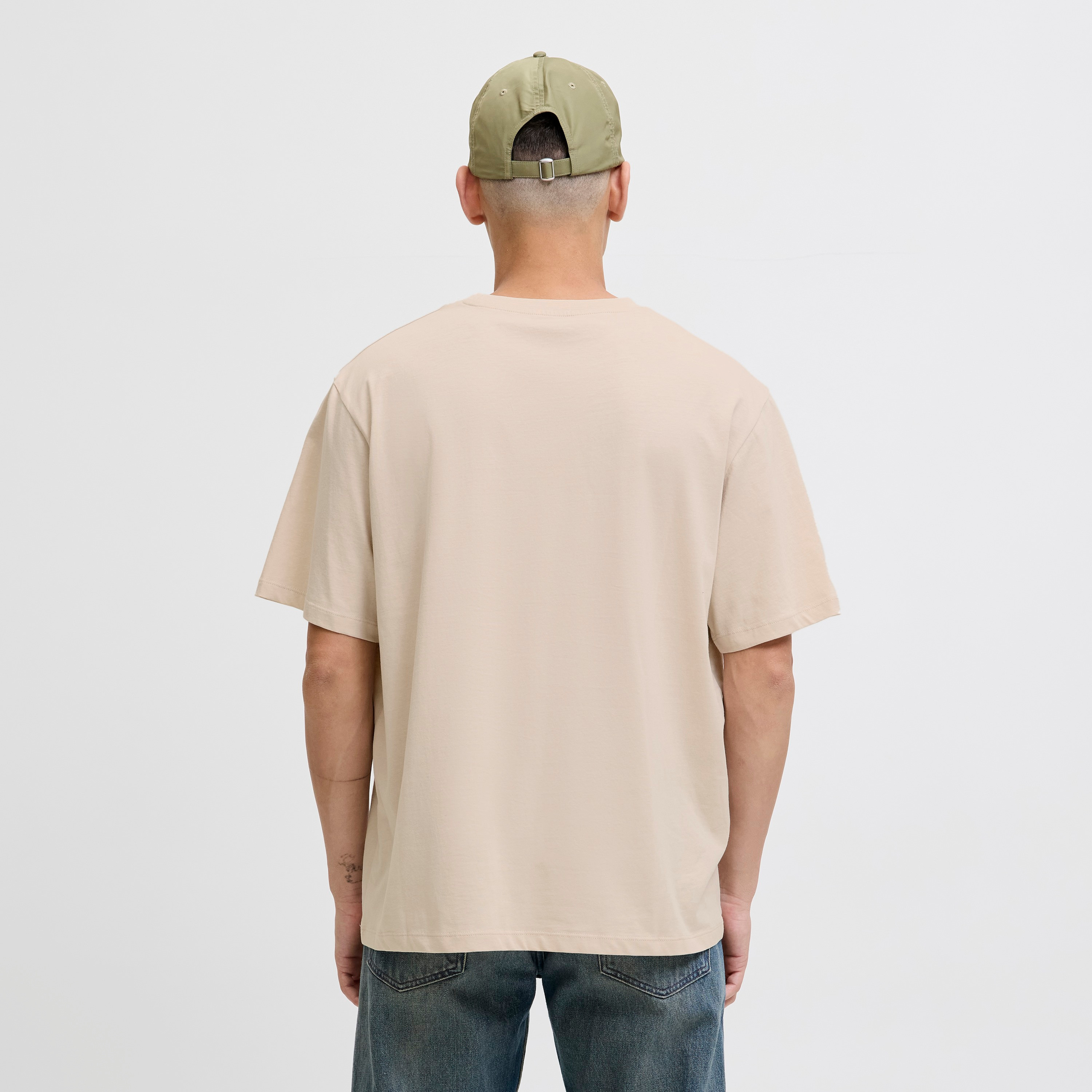 تي شيرت رجالي مطبوع بياقة دائرية وأكمام قصيرة من جاك اند جونز-men-clothing-tshirtsandpolos-tshirts-image-12