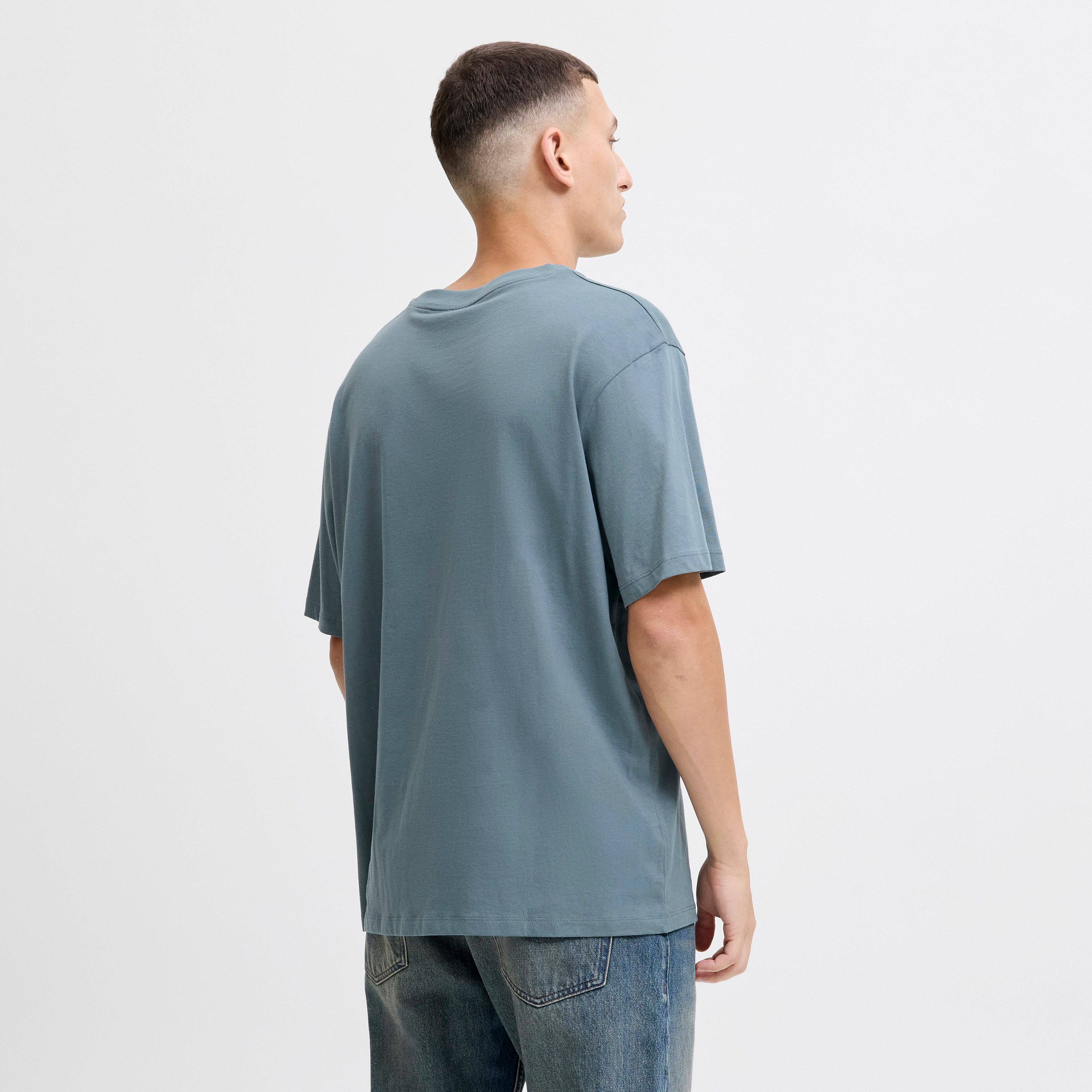 تي شيرت رجالي مطبوع بياقة دائرية وأكمام قصيرة من جاك اند جونز-men-clothing-tshirtsandpolos-tshirts-image-16