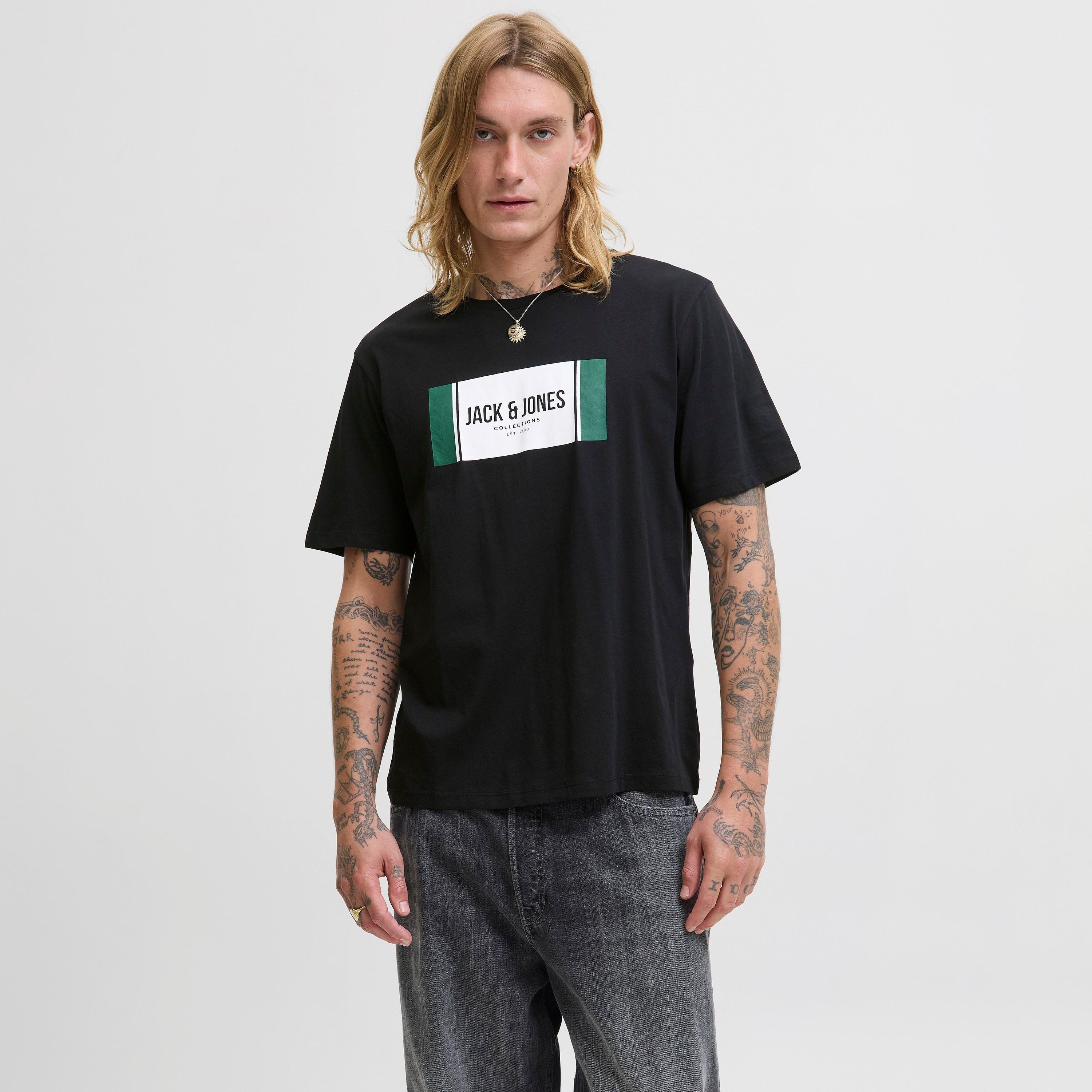 تيشيرت رجالي مطبوع برسومات بياقة دائرية وأكمام قصيرة من جاك ان جونز-men-clothing-tshirtsandpolos-tshirts-image-5