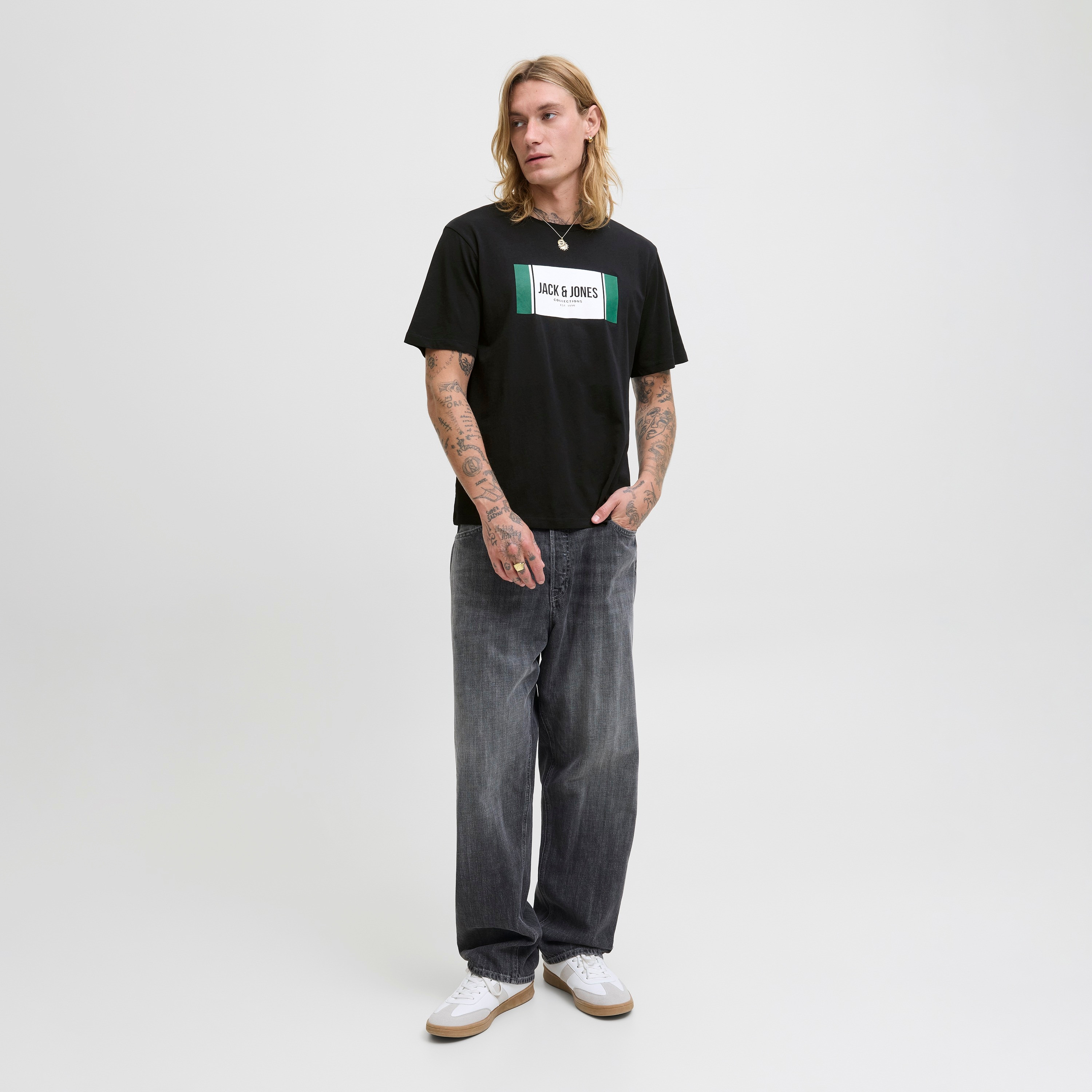 تيشيرت رجالي مطبوع برسومات بياقة دائرية وأكمام قصيرة من جاك ان جونز-men-clothing-tshirtsandpolos-tshirts-image-6