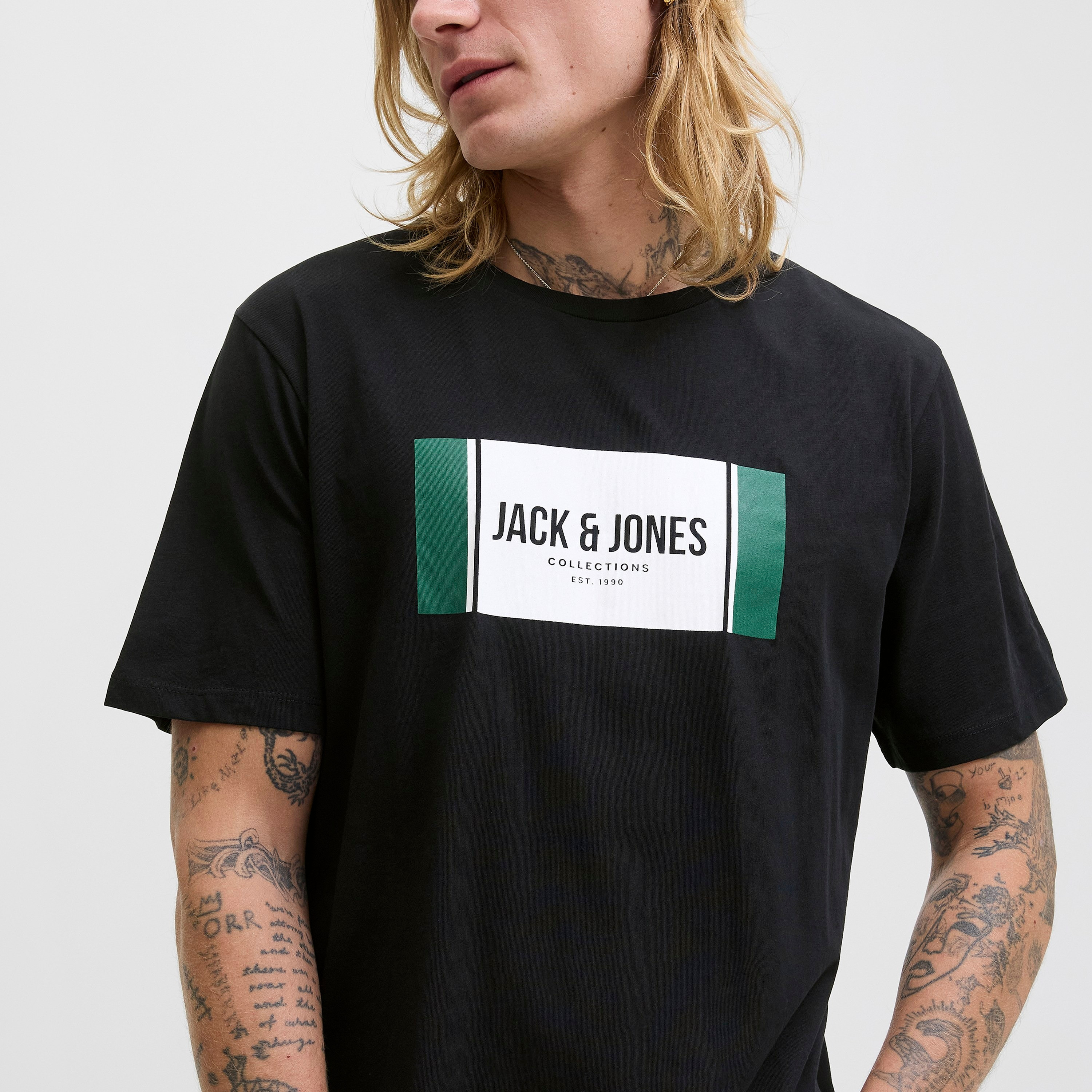تيشيرت رجالي مطبوع برسومات بياقة دائرية وأكمام قصيرة من جاك ان جونز-men-clothing-tshirtsandpolos-tshirts-image-7