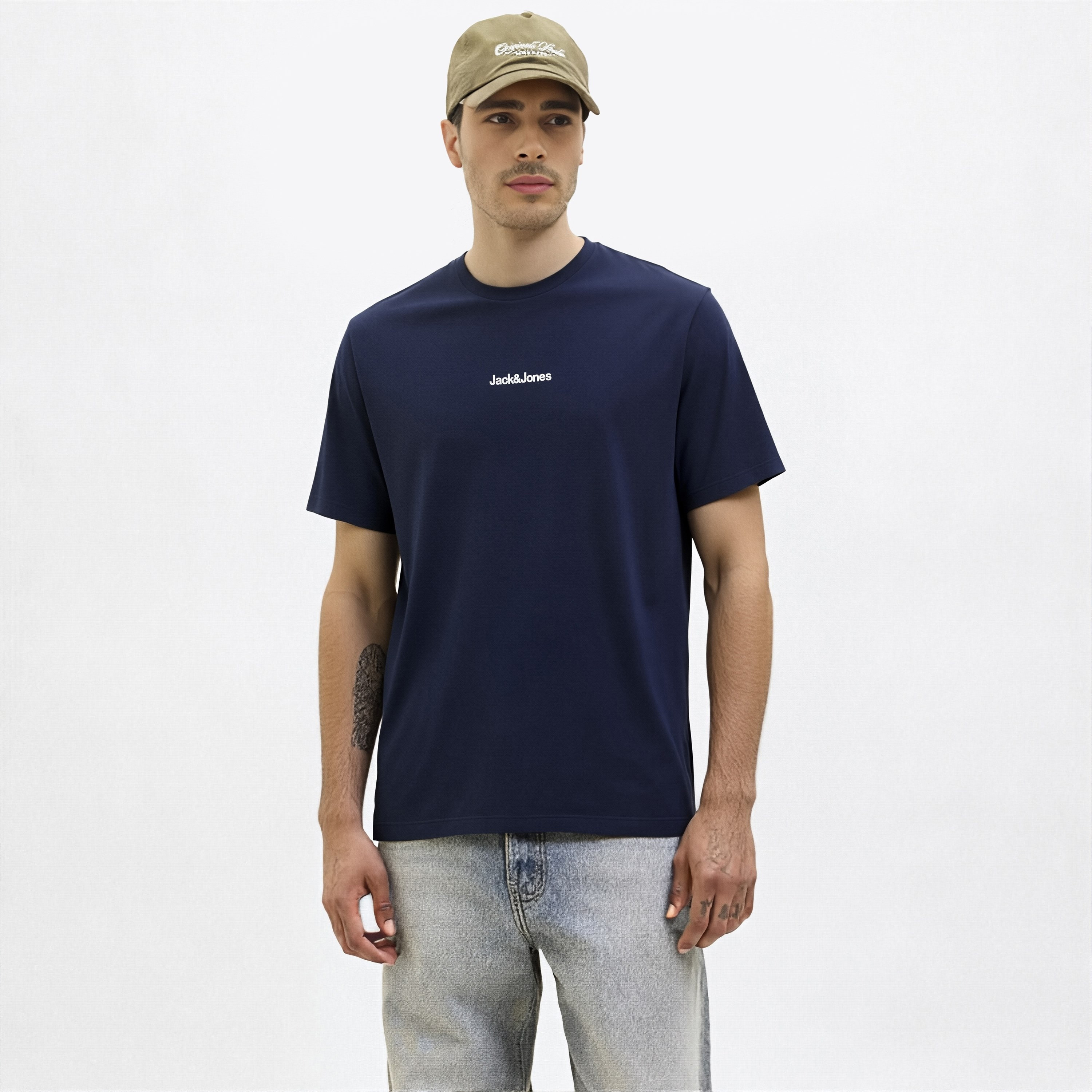 تيشيرت رجالي مطبوع برسومات بياقة دائرية وأكمام قصيرة من جاك ان جونز-men-clothing-tshirtsandpolos-tshirts-image-1