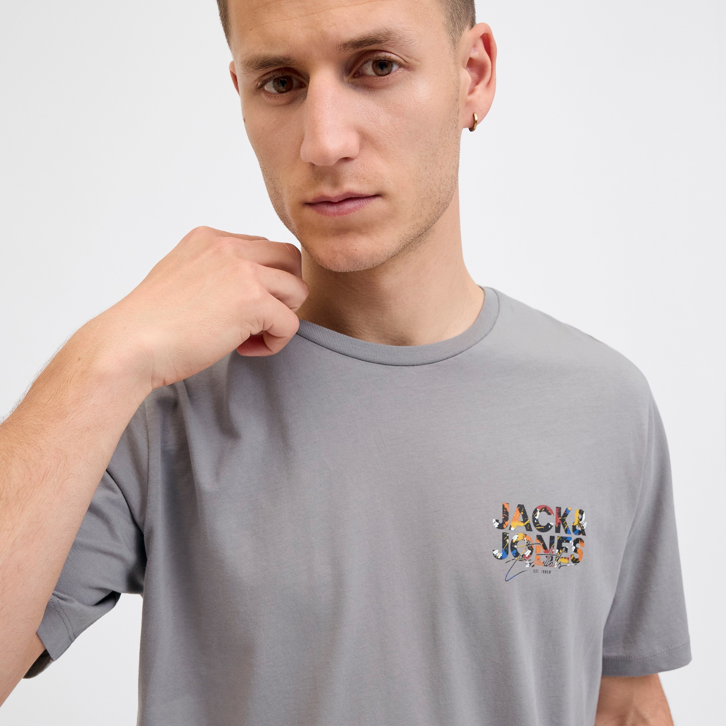 تيشيرت رجالي سادة بياقة دائرية وأكمام قصيرة من جاك ان جونز-men-clothing-tshirtsandpolos-tshirts-image-6