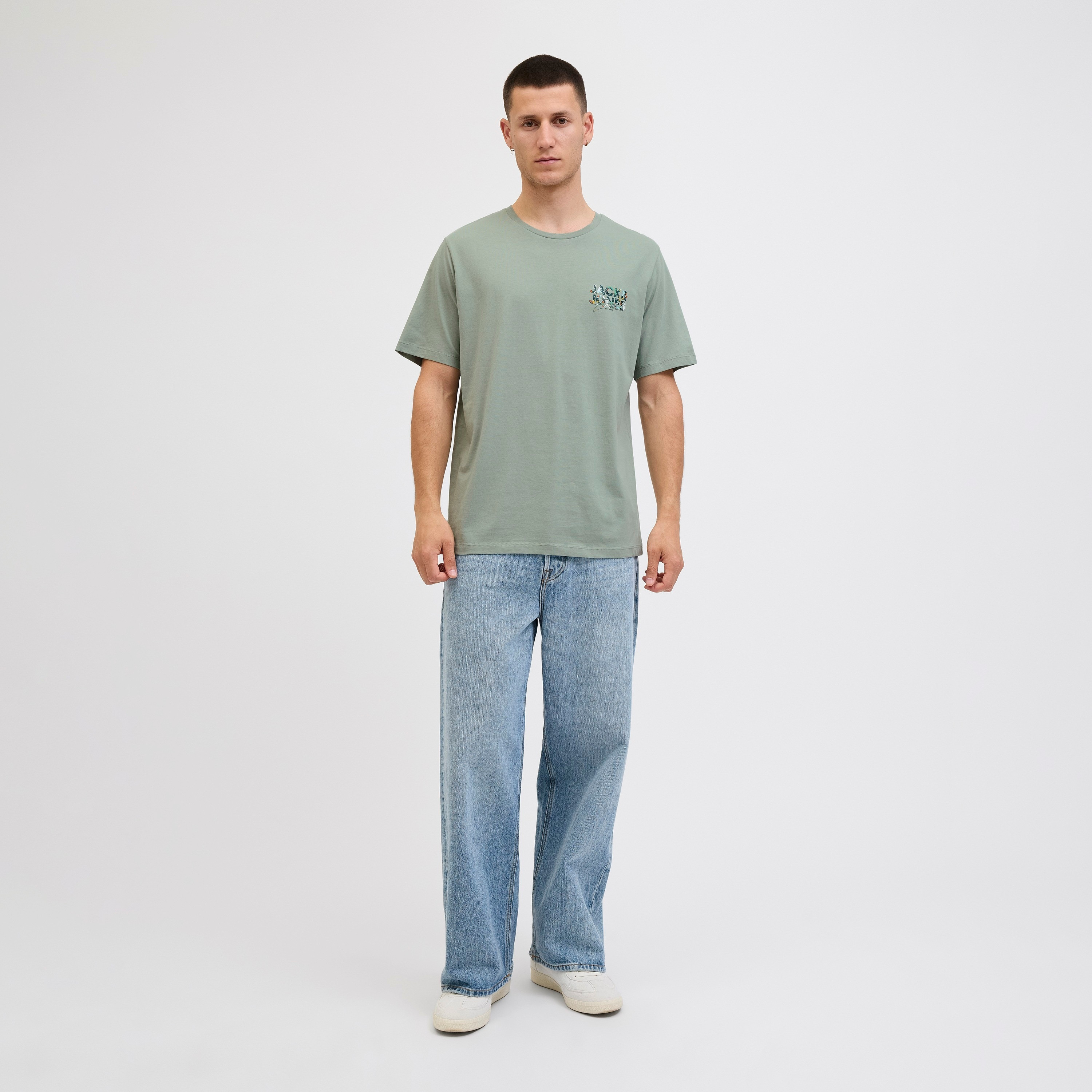 تيشيرت رجالي سادة بياقة دائرية وأكمام قصيرة من جاك ان جونز-men-clothing-tshirtsandpolos-tshirts-image-13