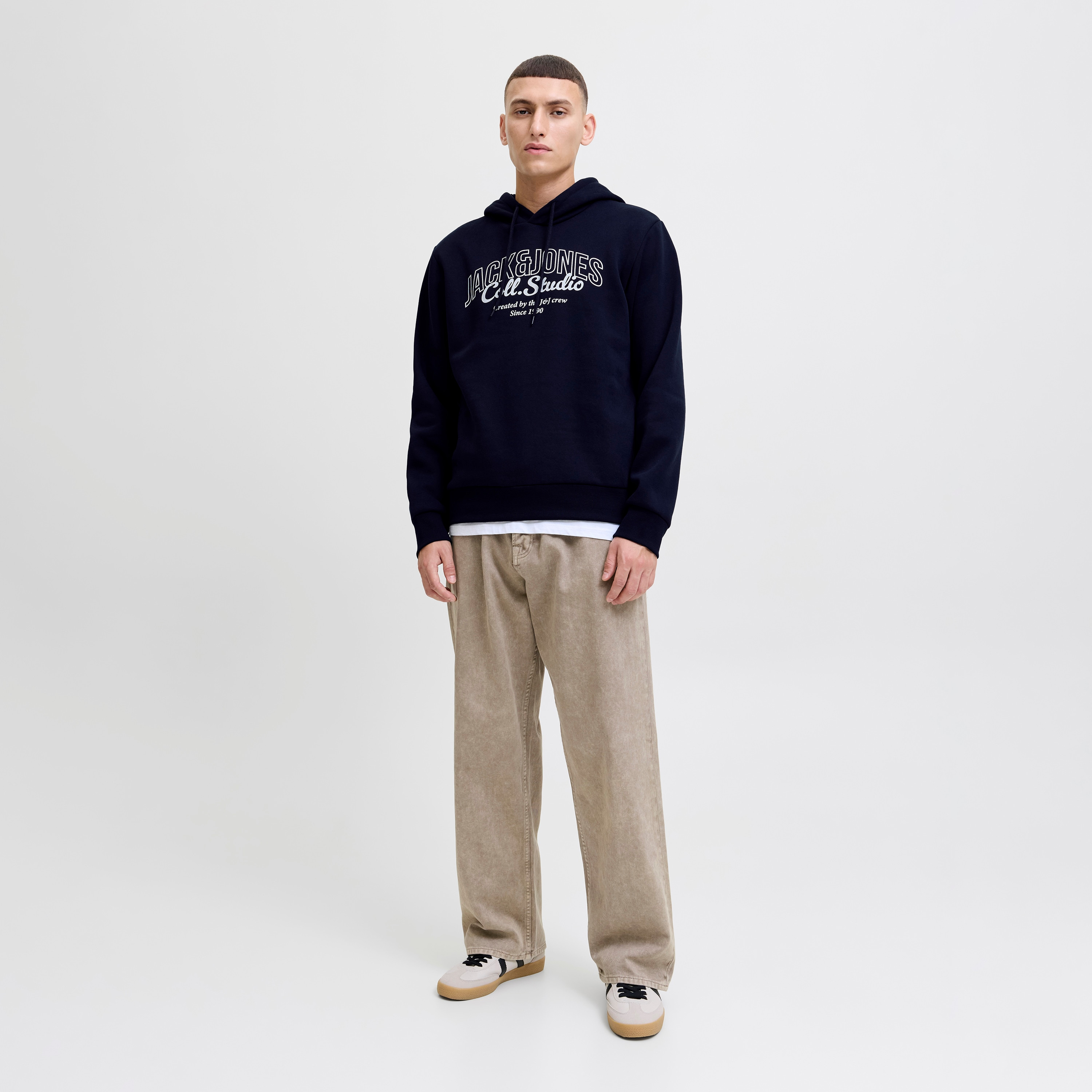 هودي رجالي مطبوع بأكمام طويلة من جاك اند جونز-men-winterwear-hoodiesandsweatshirts-image-13