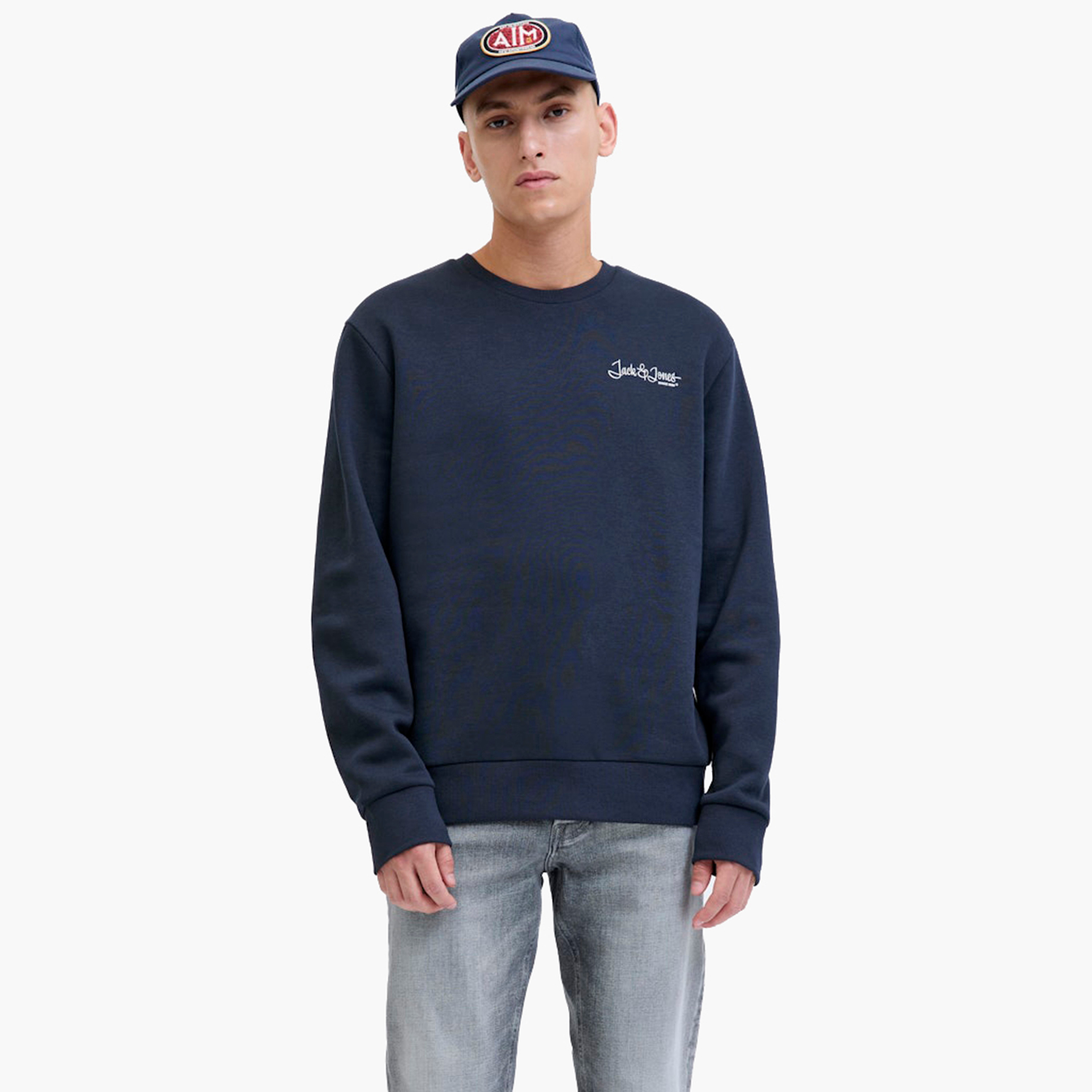 سويت شيرت رجالي مطبوع بياقة دائرية وأكمام طويلة من جاك آند جونز-men-winterwear-hoodiesandsweatshirts-image-1