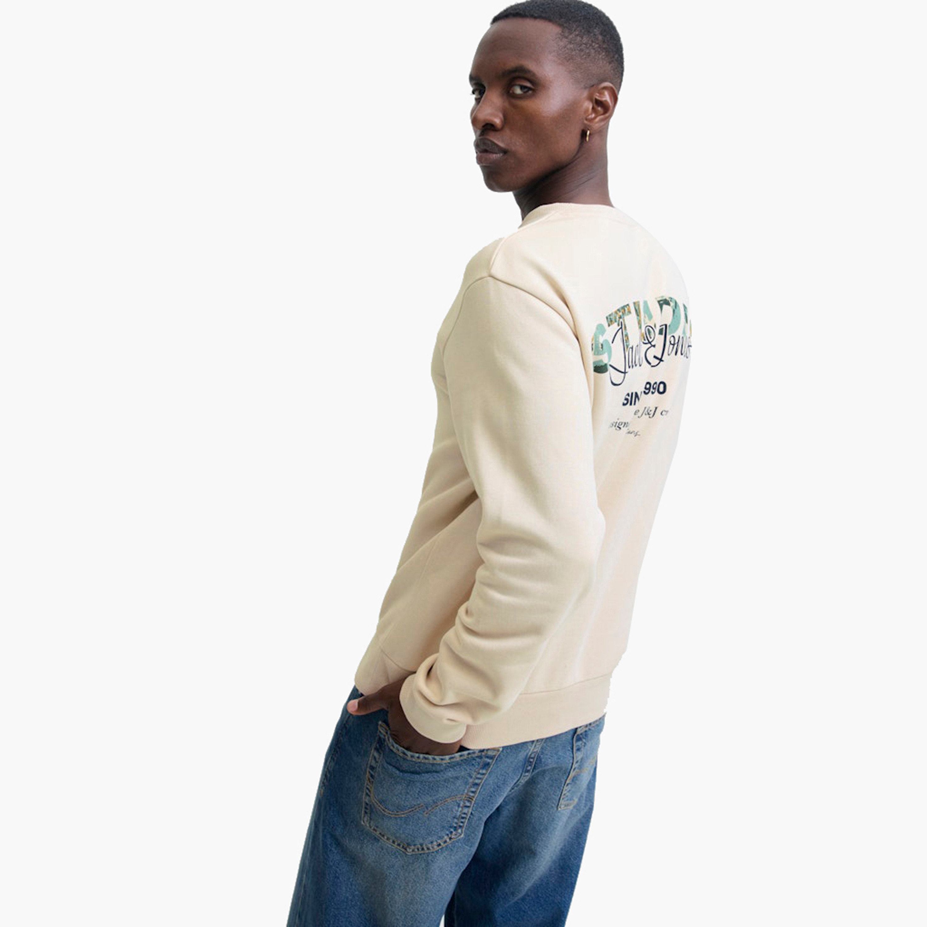 سويت شيرت رجالي مطبوع بياقة دائرية وأكمام طويلة من جاك آند جونز-men-winterwear-hoodiesandsweatshirts-image-8