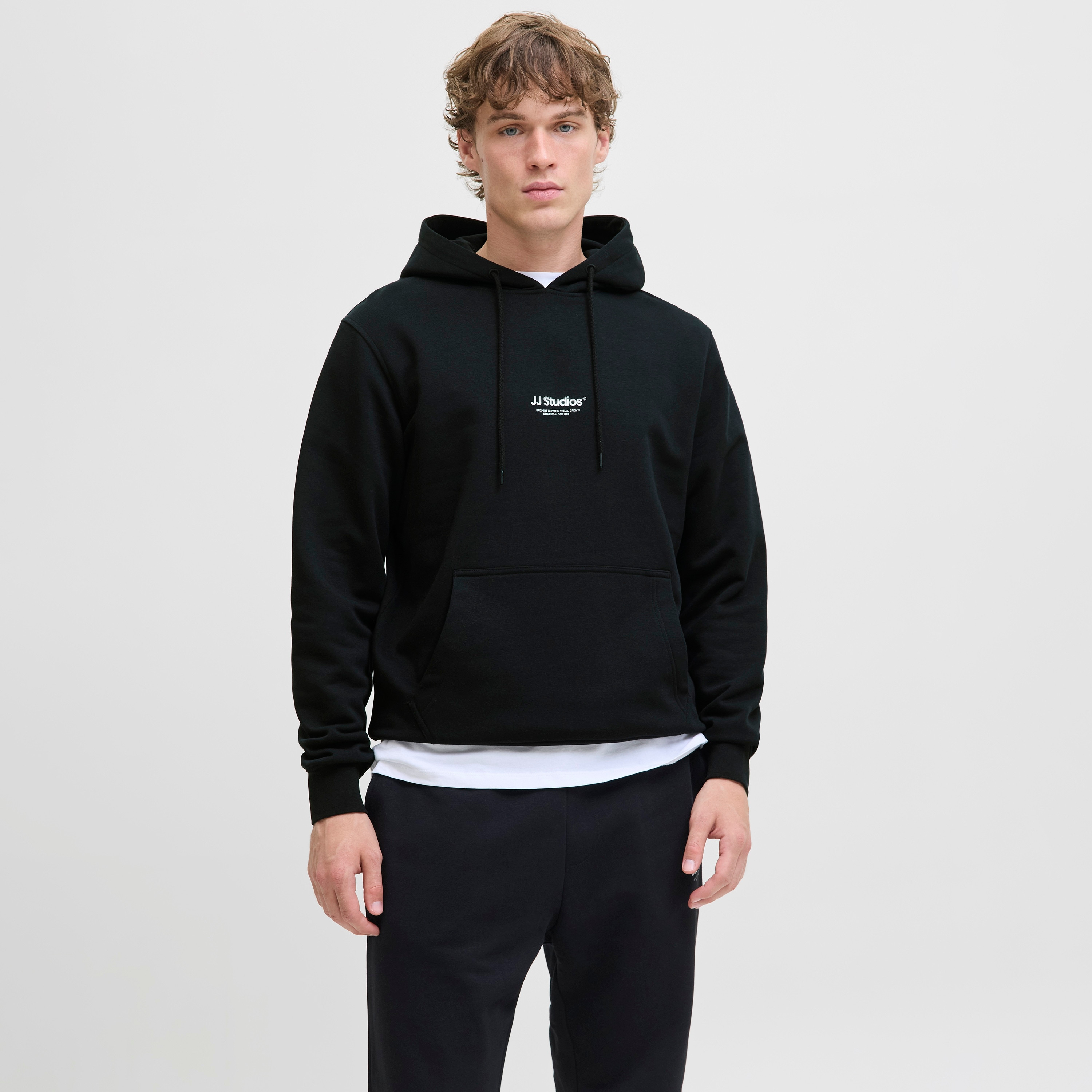 كنزة صوفية رجالية سادة بقلنسوة وأكمام طويلة من جاك ان جونز-men-winterwear-hoodiesandsweatshirts-image-1