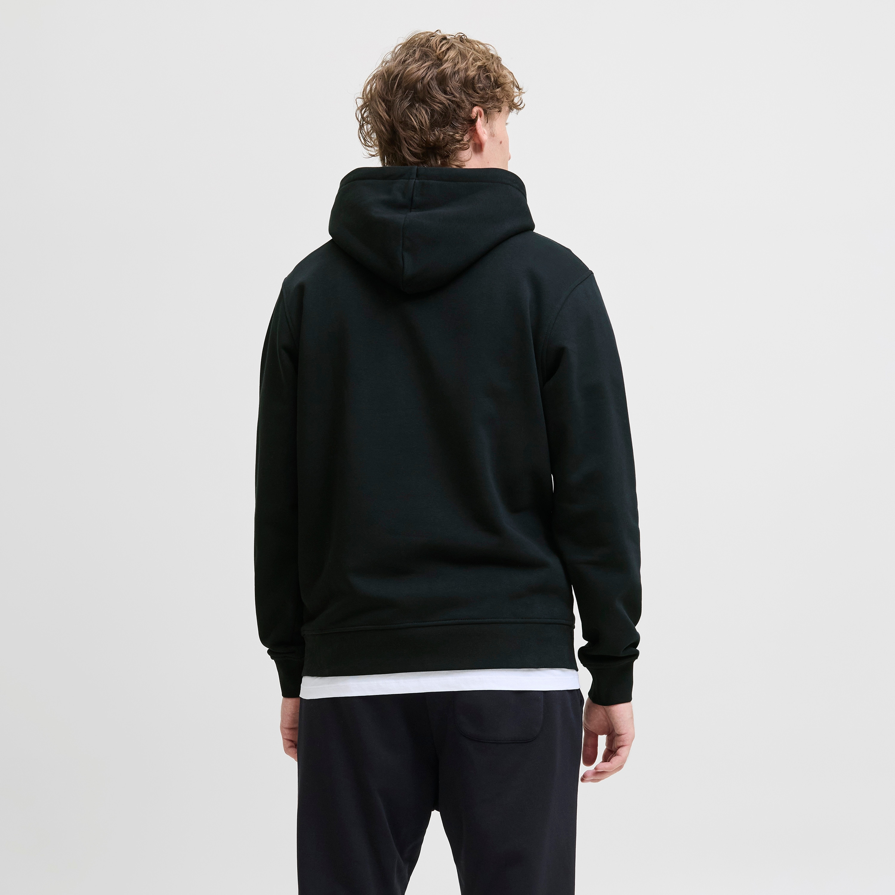 كنزة صوفية رجالية سادة بقلنسوة وأكمام طويلة من جاك ان جونز-men-winterwear-hoodiesandsweatshirts-image-4