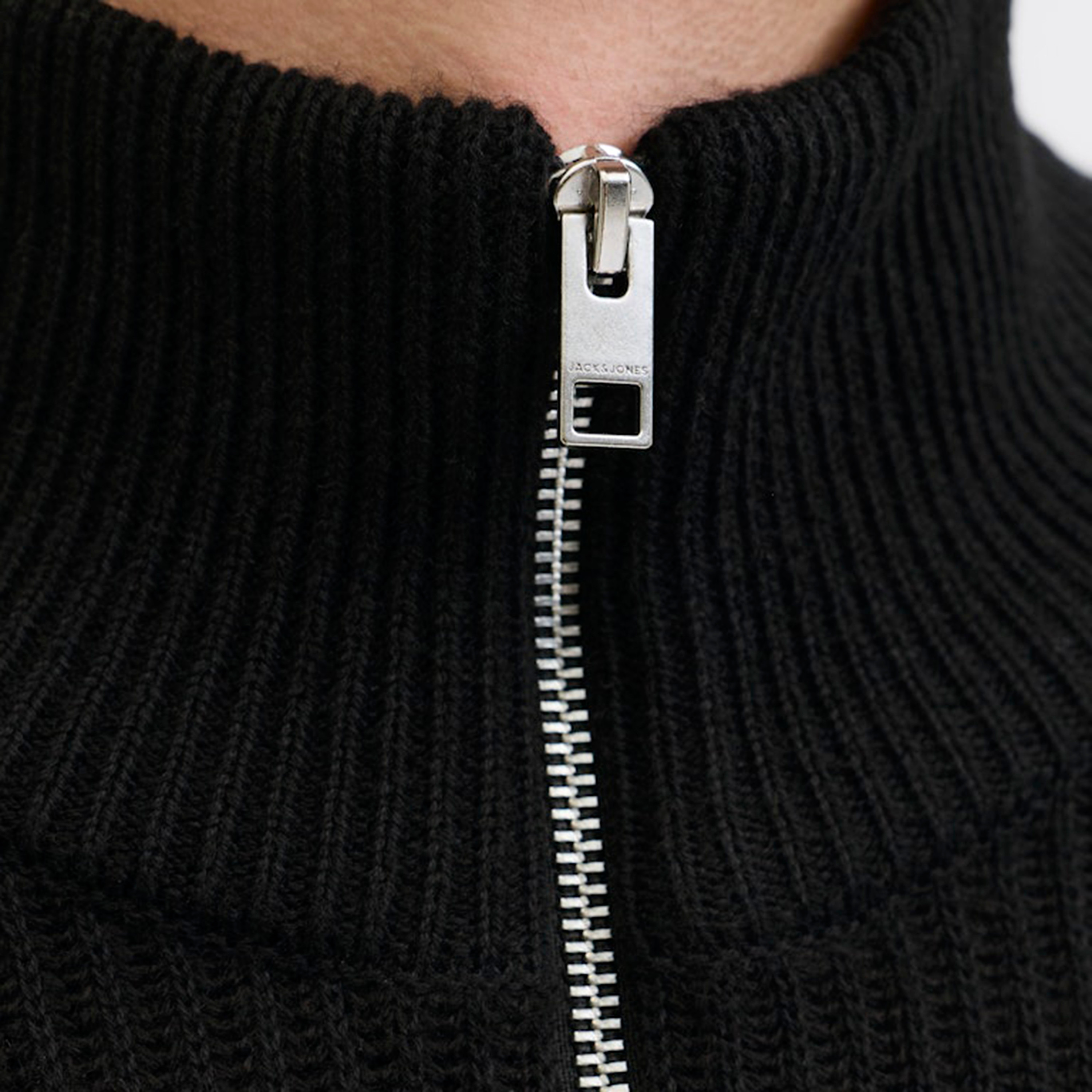 كارديجان رجالي مضلع بياقة عالية وأكمام طويلة من جاك آند جونز-men-clothing-sweatersandpullovers-image-3